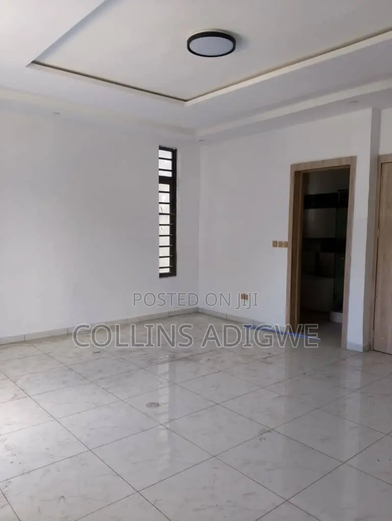 4bdrm Duplex in Chevron Drive for rent