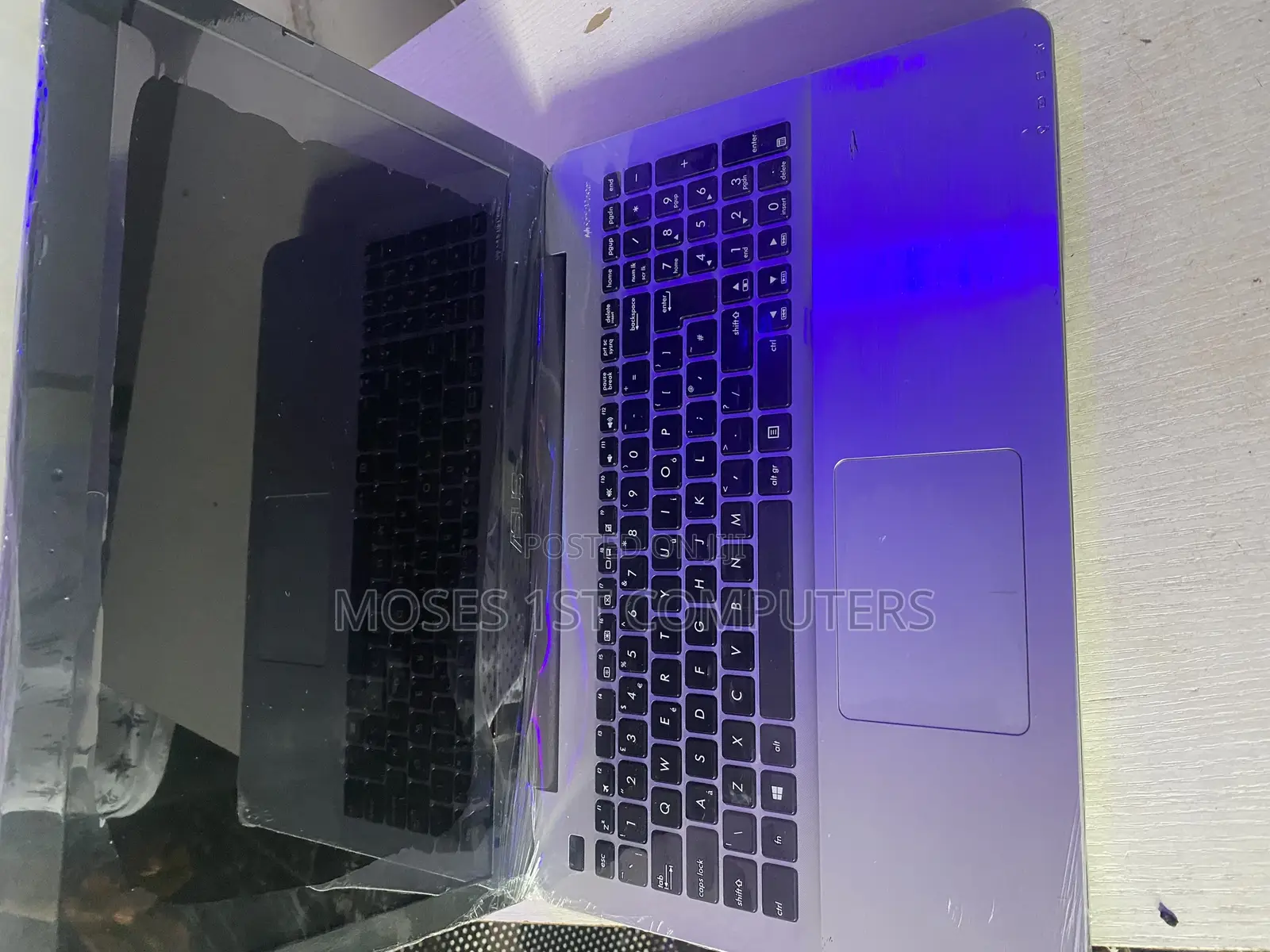 New Laptop Acer 4GB Intel Core I5 SSHD (Hybrid) 320GB