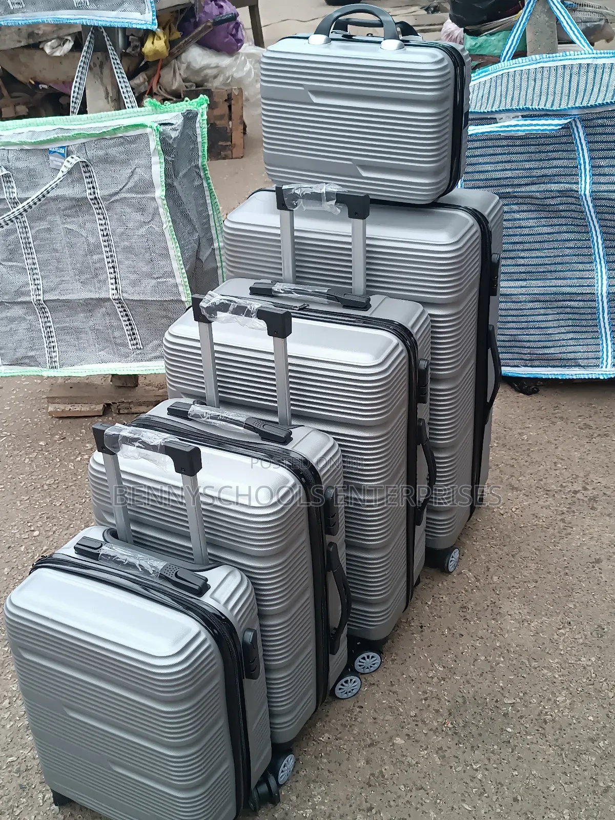 Set of 5 Rubber Plastic Travelling Luggage Boxes