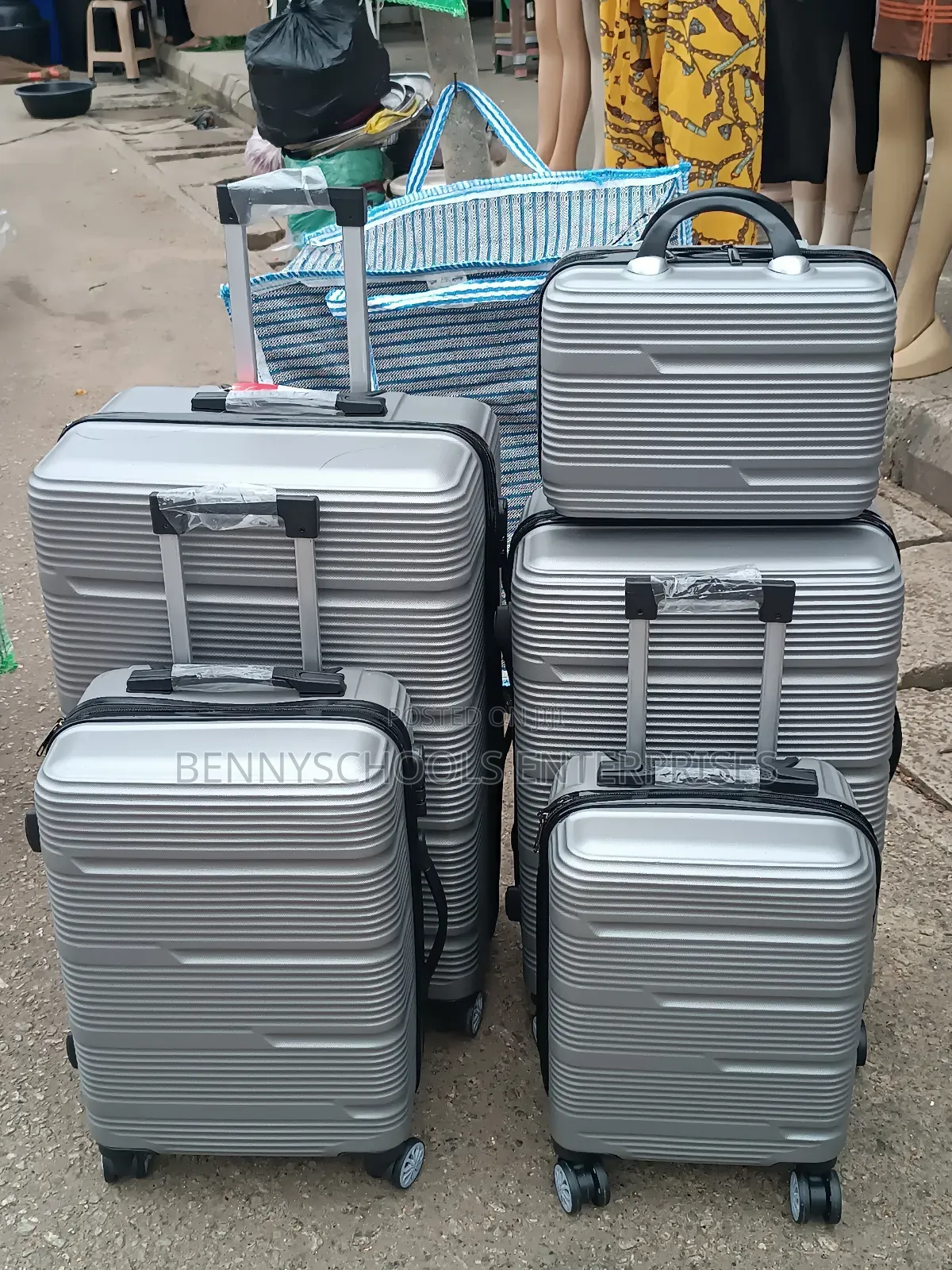 Set of 5 Rubber Plastic Travelling Luggage Boxes