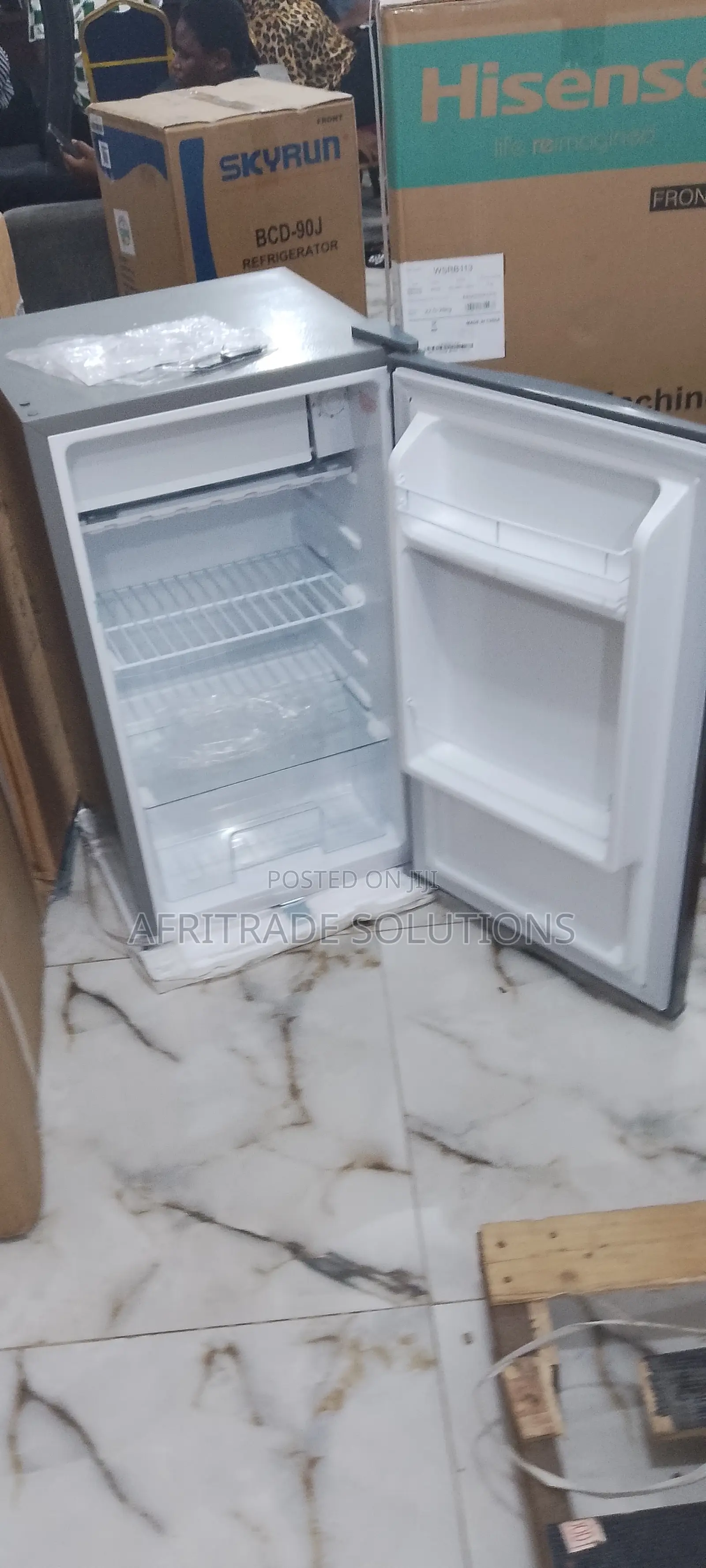 SKYRUN 80 Litres Refrigerator With Interior Light