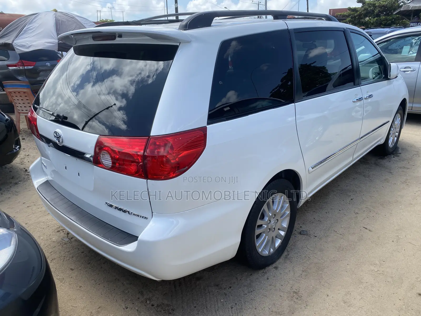 Toyota Sienna XLE 7 Passenger 2010 White