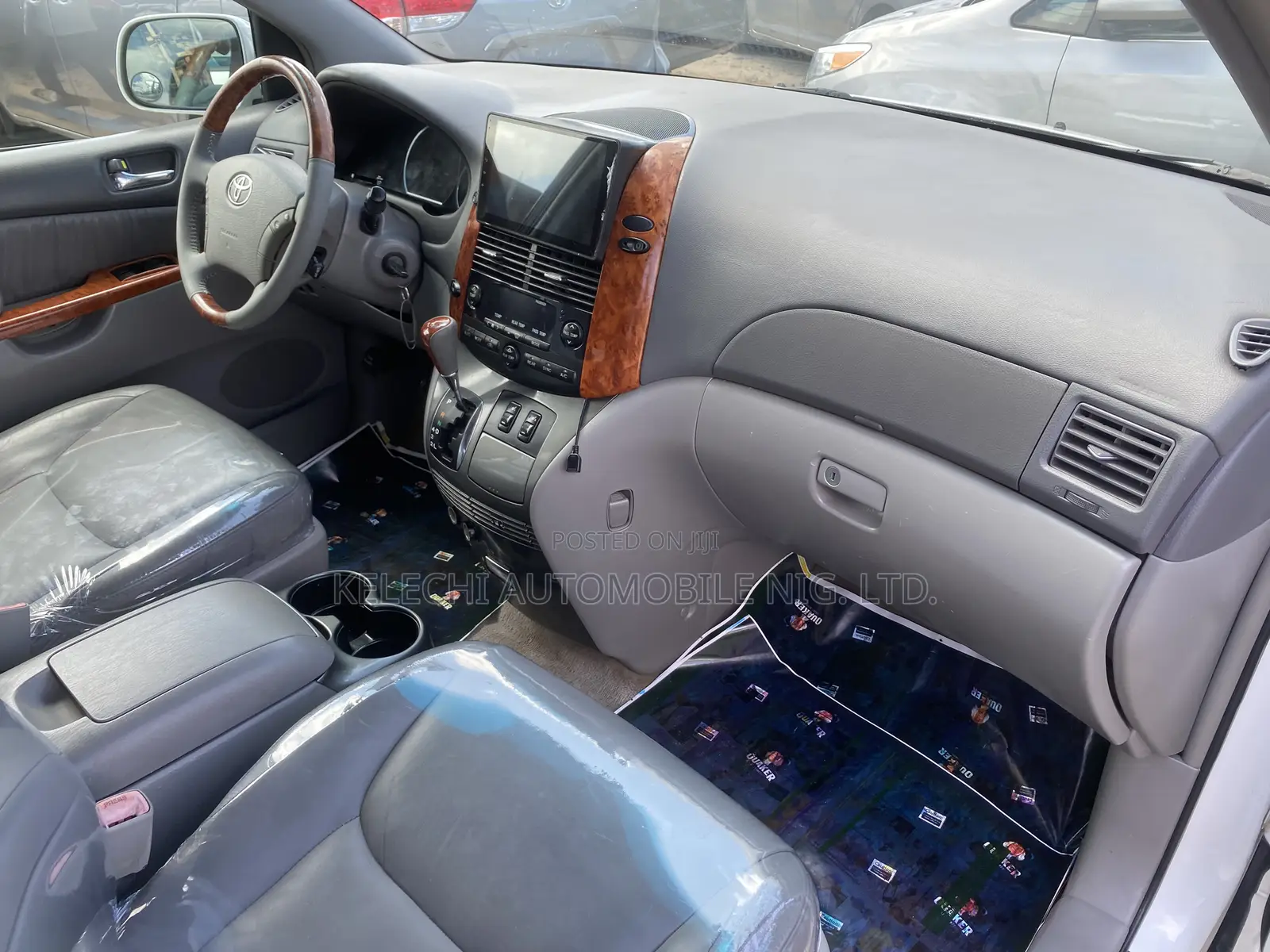 Toyota Sienna XLE 7 Passenger 2010 White