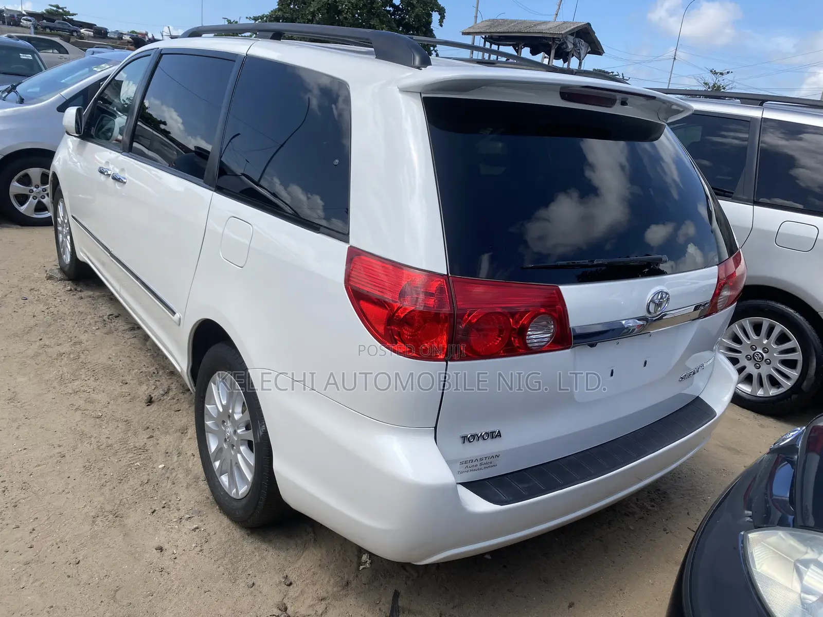Toyota Sienna XLE 7 Passenger 2010 White