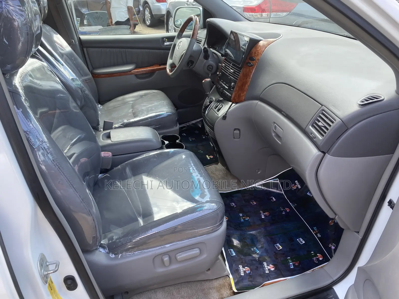 Toyota Sienna XLE 7 Passenger 2010 White