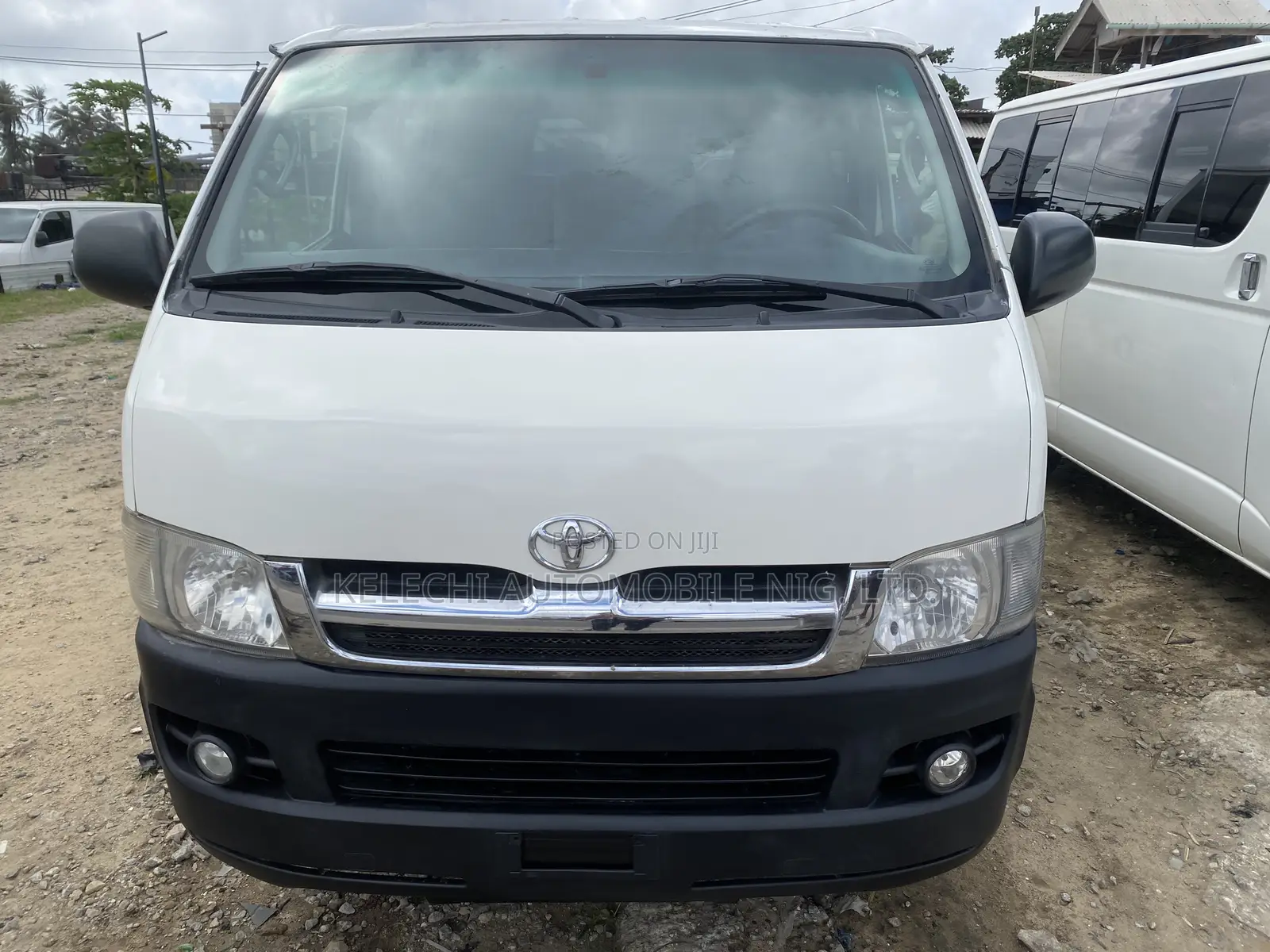 Toyota HiAce 2010 White