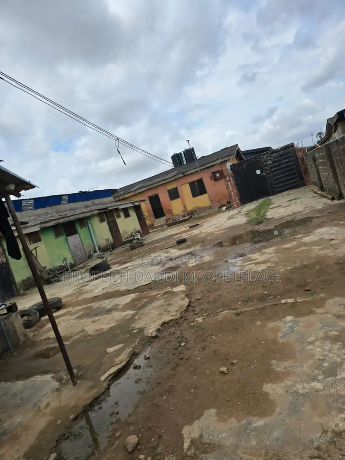 6bdrm Block of Flats in Ayobo for sale