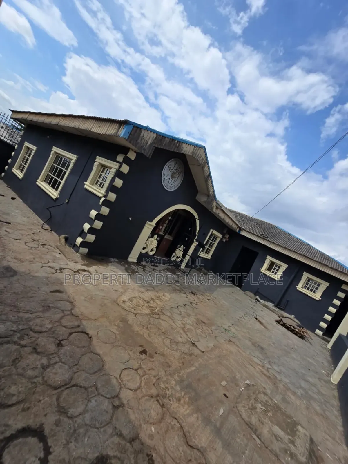 4bdrm Block of Flats in Ayobo for sale