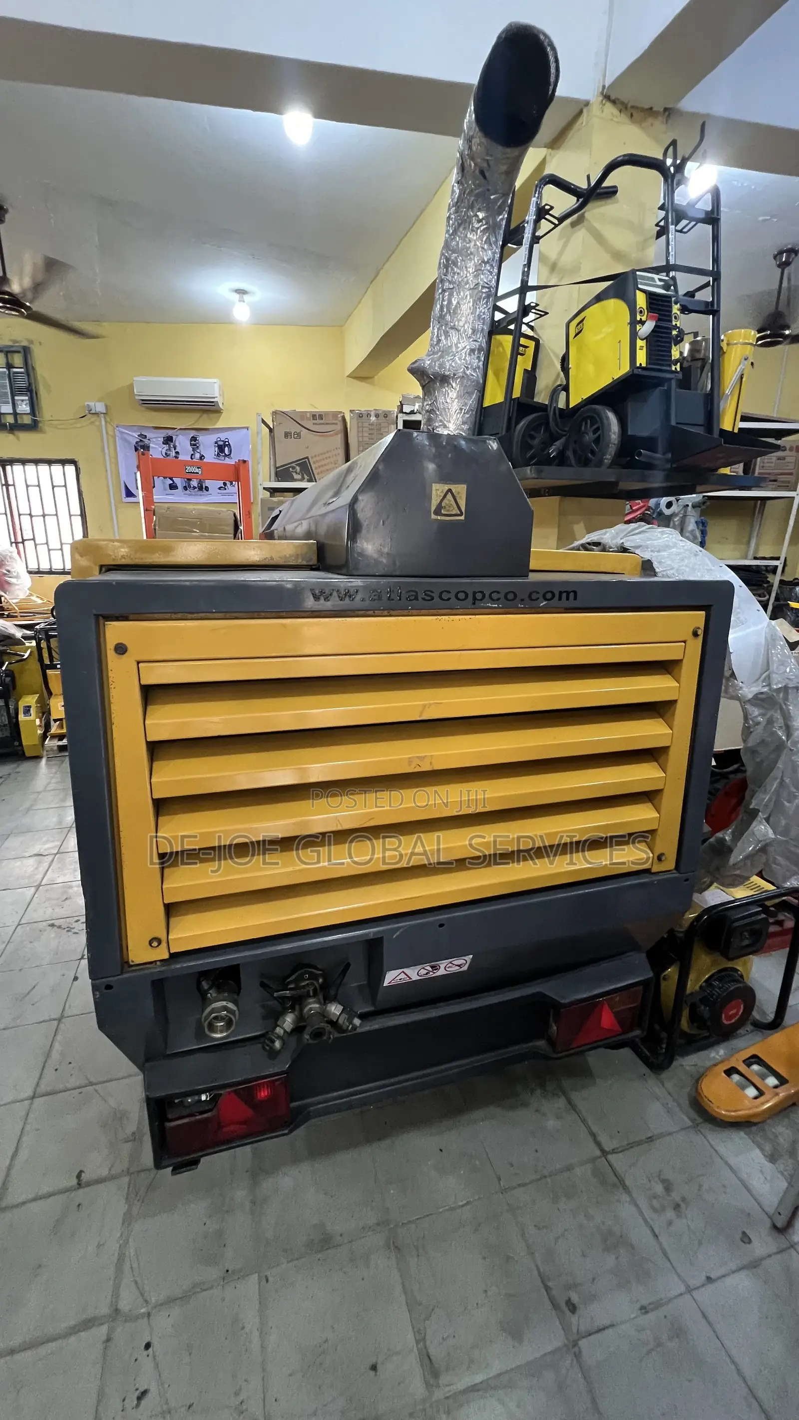 Atlas Copco XAHS 186 Portable Compressor