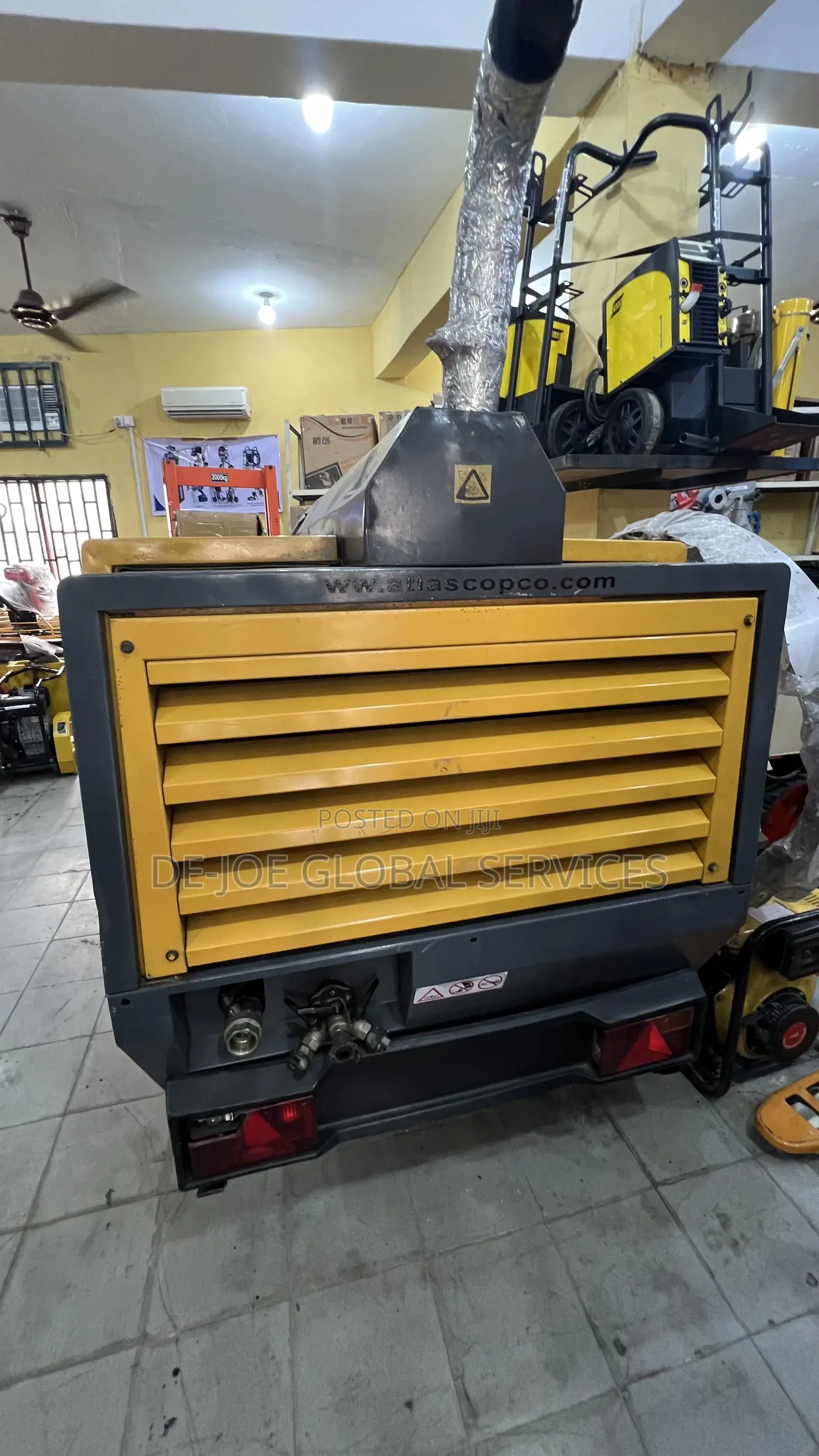 Atlas Copco XAHS 186 Portable Compressor