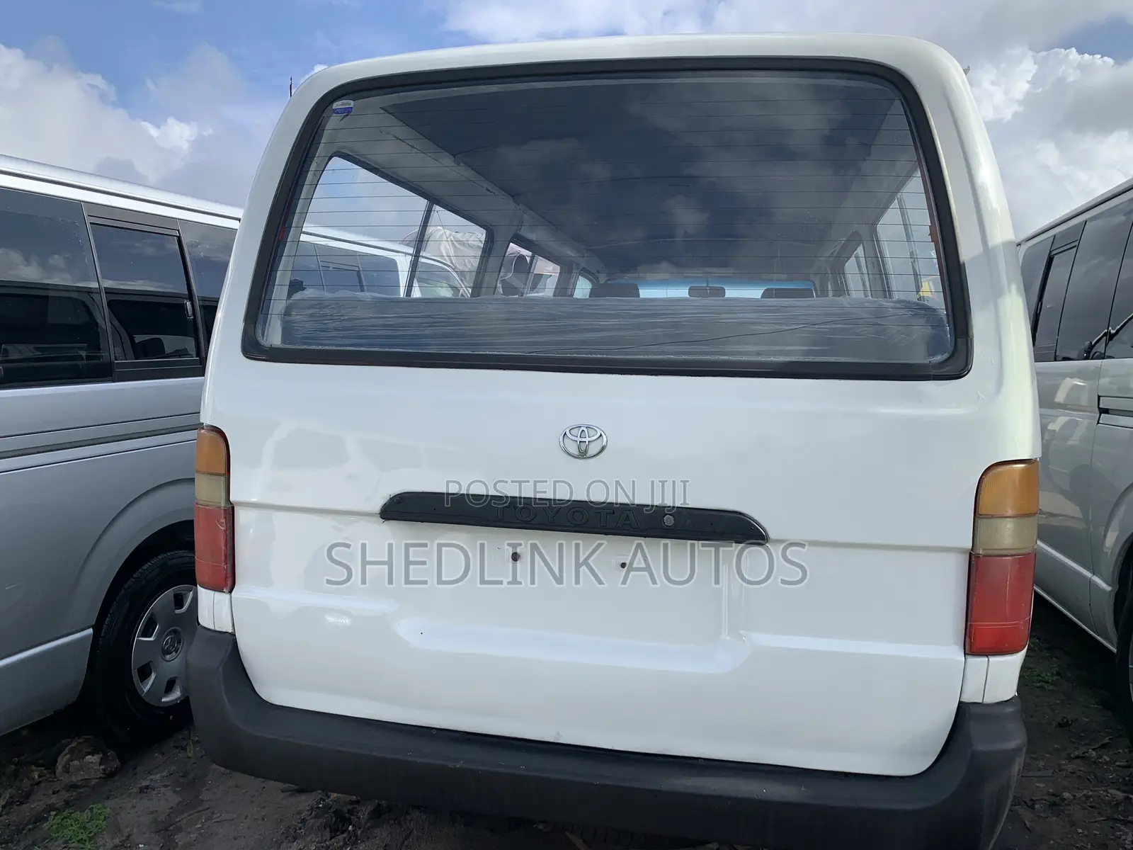 Toyota HiAce 2004 White