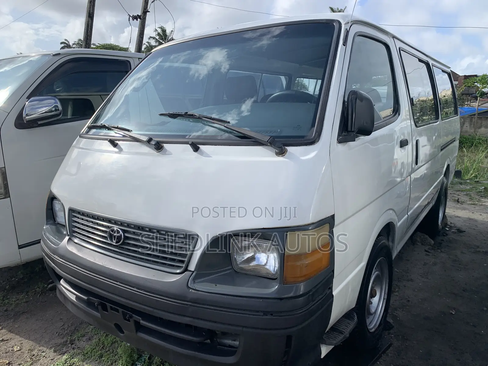 Toyota HiAce 2004 White