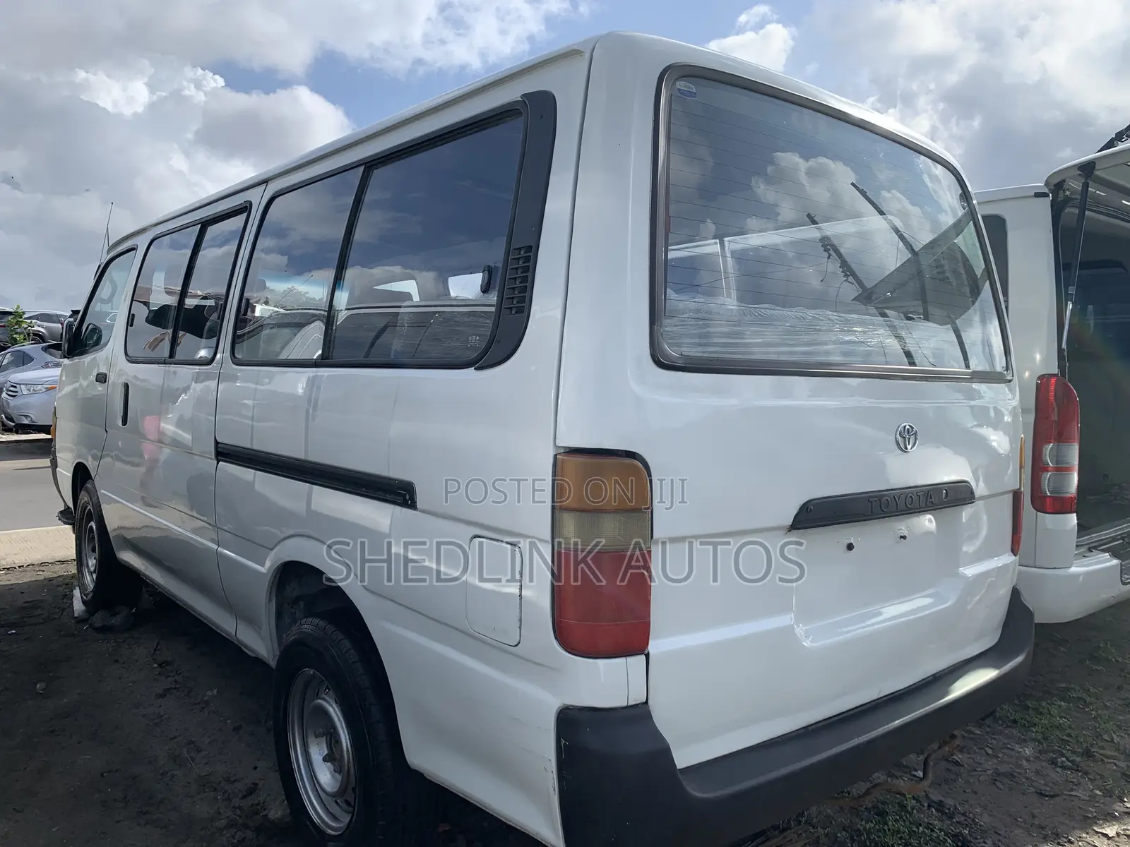 Toyota HiAce 2004 White