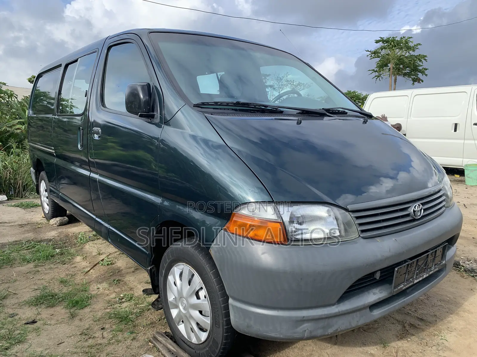Toyota HiAce 2009 Green