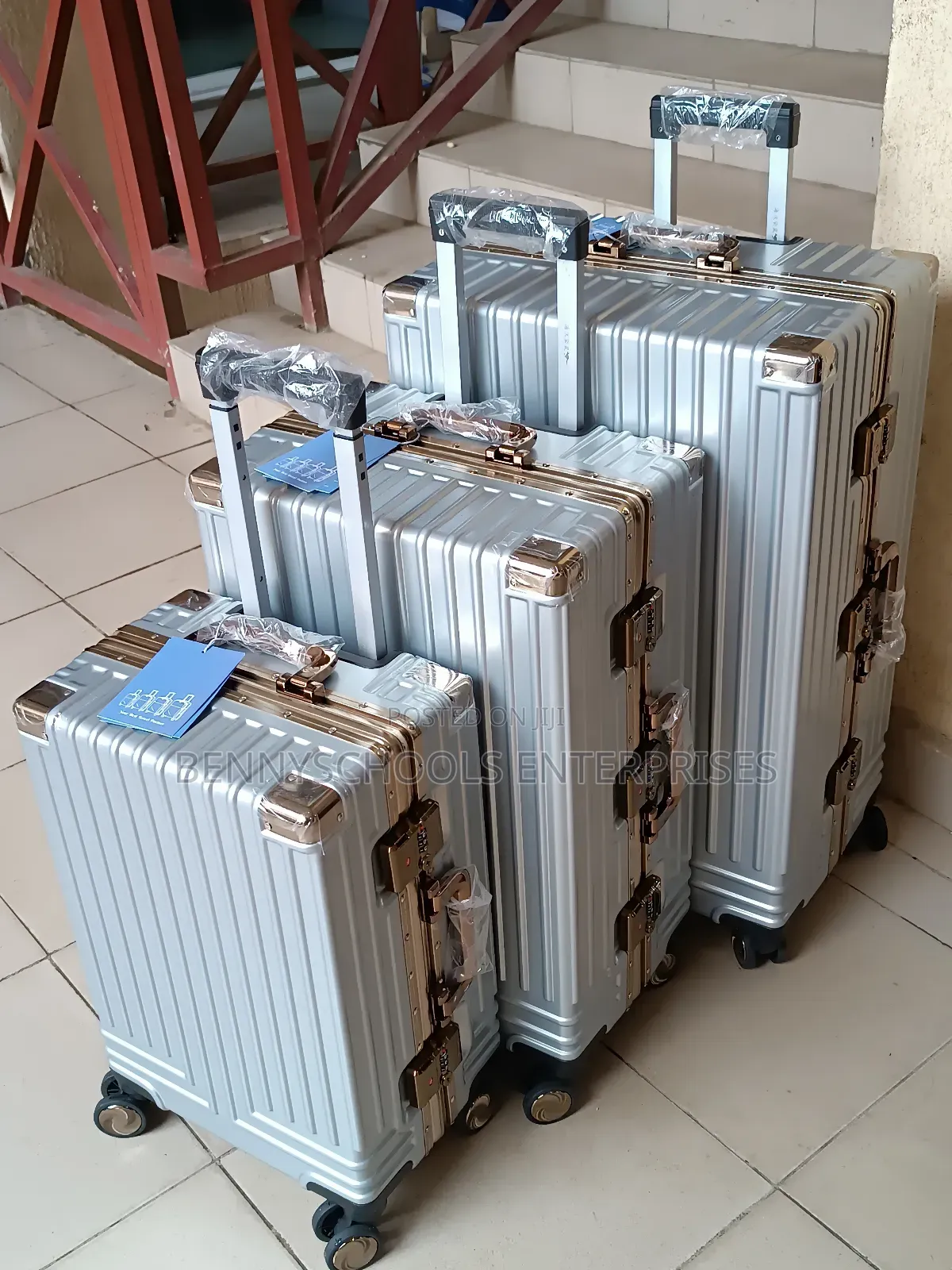 Set of 3 Silver Aluminium Travelling Luggage Boxes Set 3