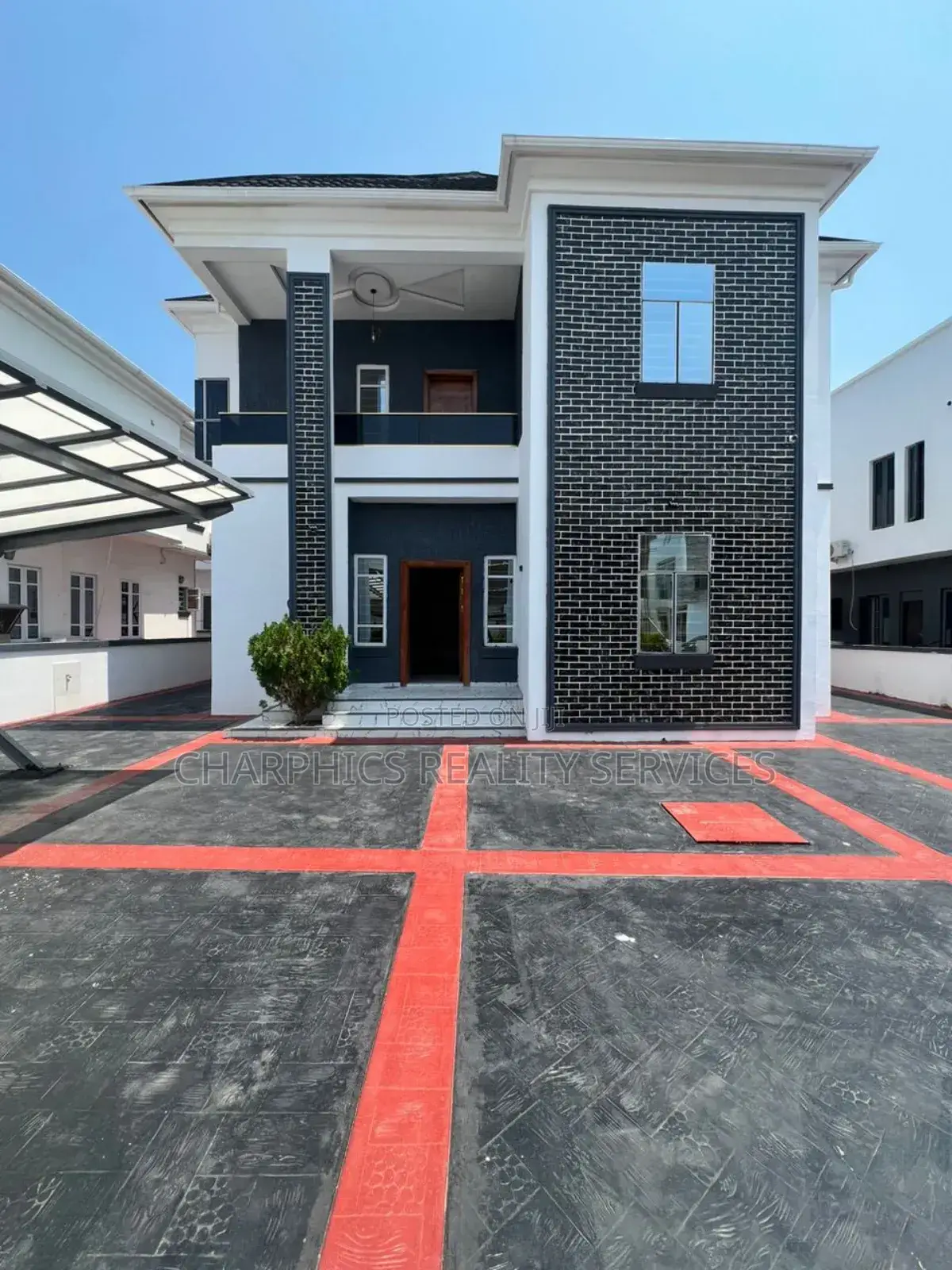 5bdrm Duplex in Ikota for sale