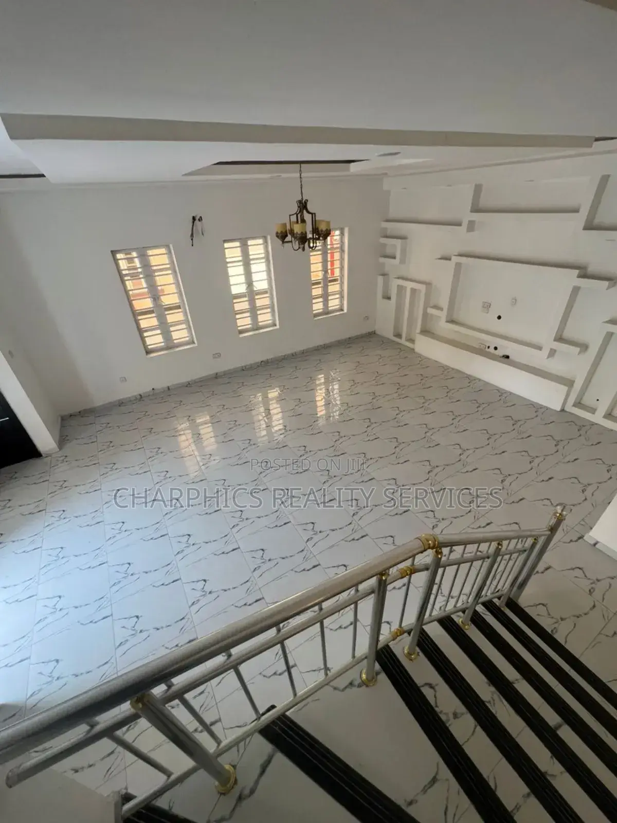 5bdrm Duplex in Ikota for sale