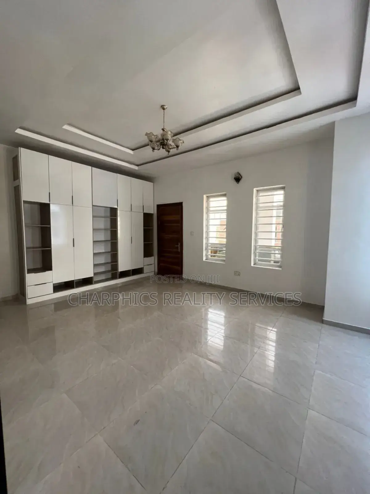 5bdrm Duplex in Ikota for sale