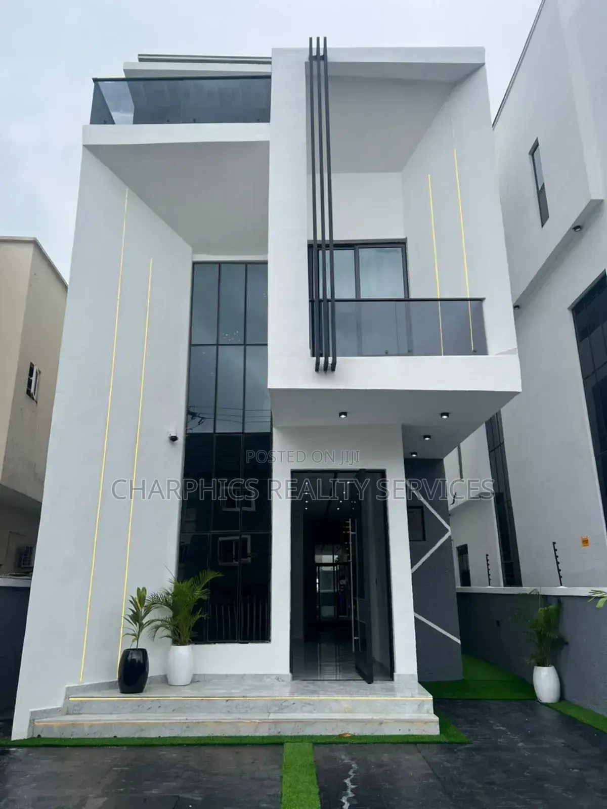 5bdrm Duplex in Osapa london for sale