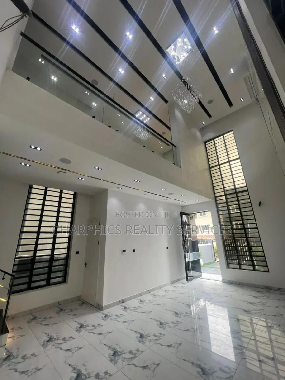 5bdrm Duplex in Osapa london for sale
