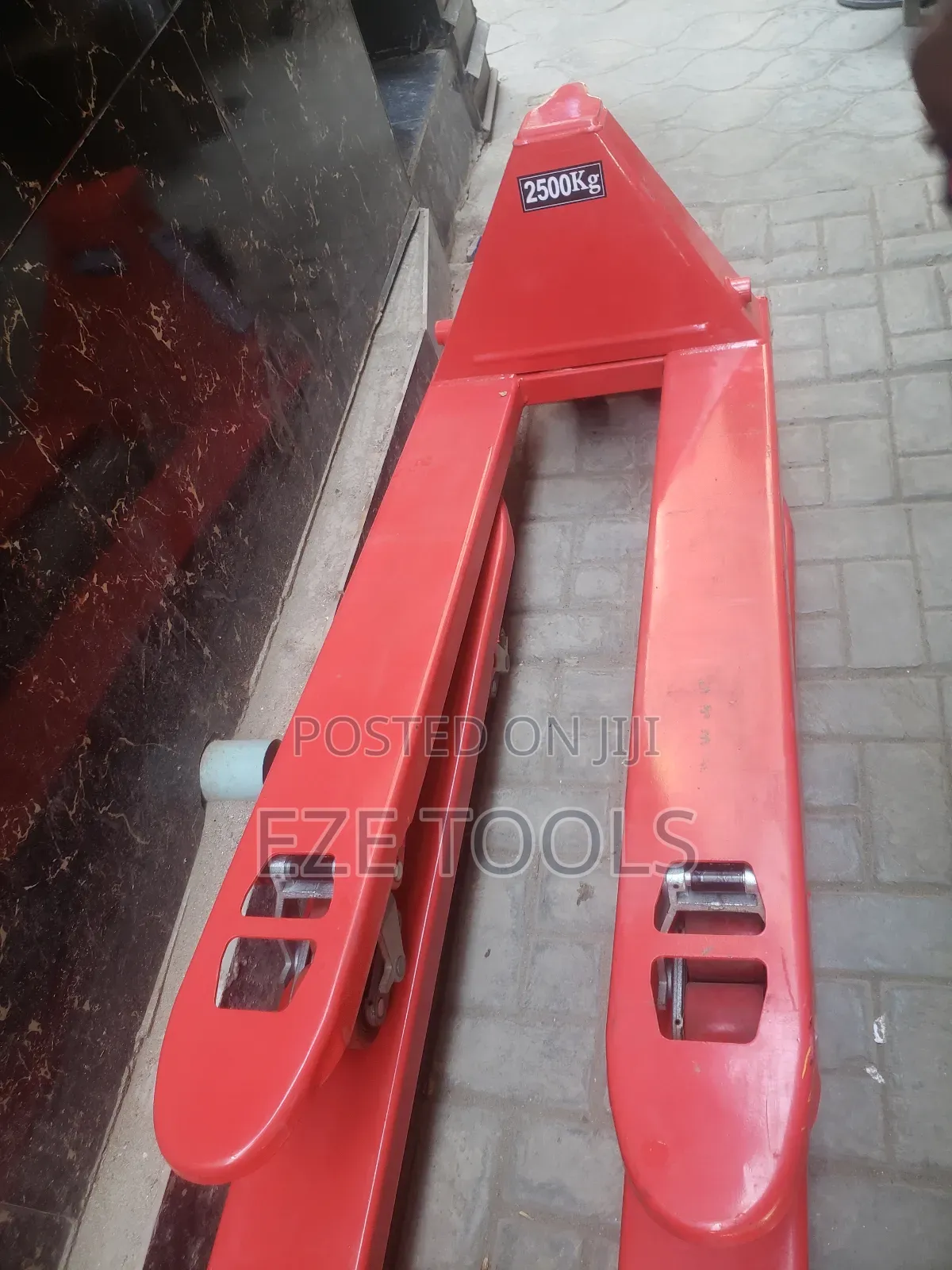 2500kg Pallet Truck Pure Iron