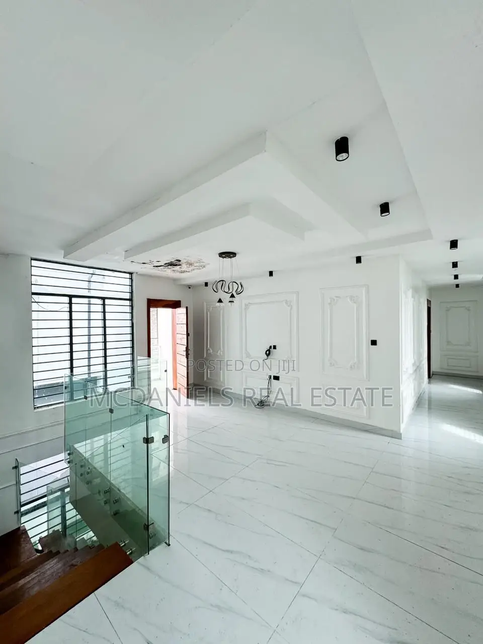 5bdrm Duplex in Ikota for sale