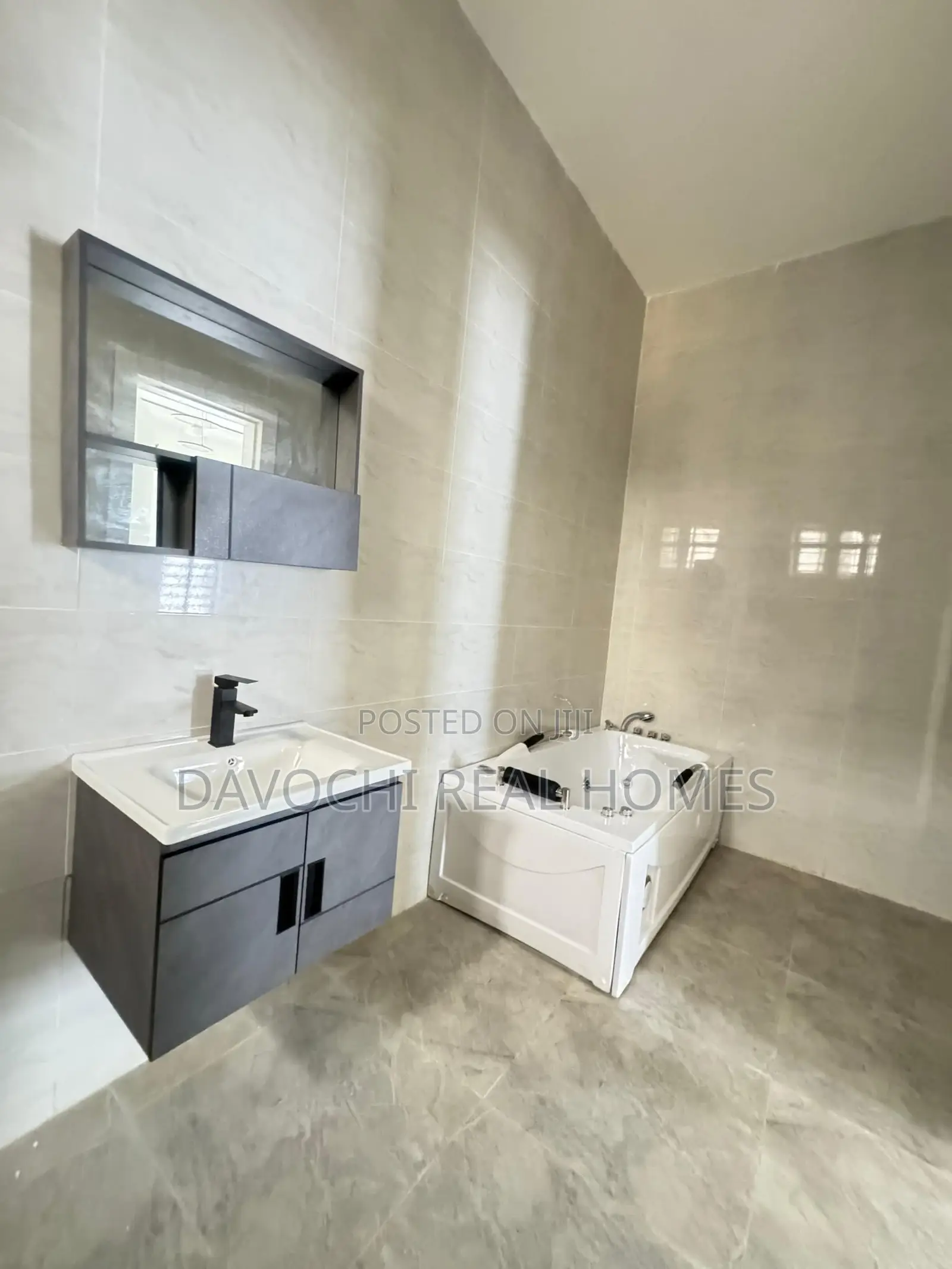 4bdrm Duplex in Lekki Phase 2 for sale