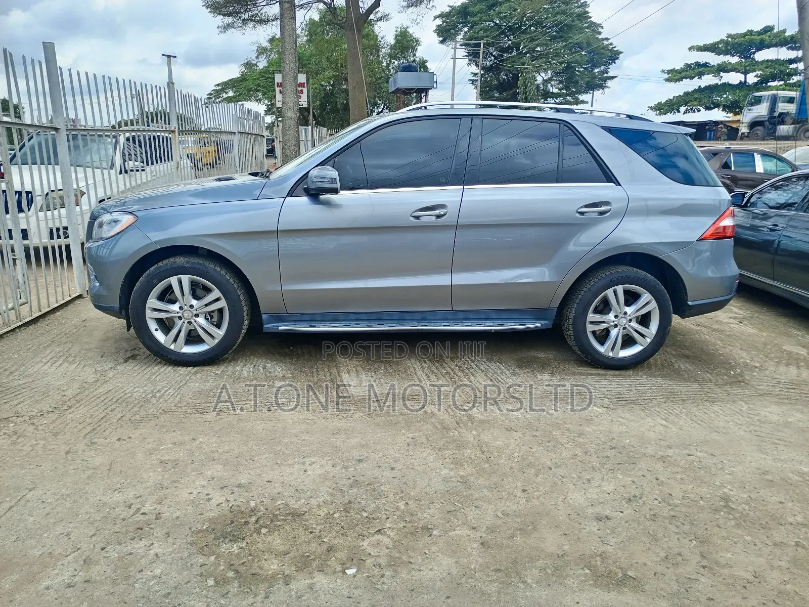 Mercedes-Benz M Class ML350 4MATIC 4dr SUV AWD (3.5L 6cyl 7A) 2014 Gray