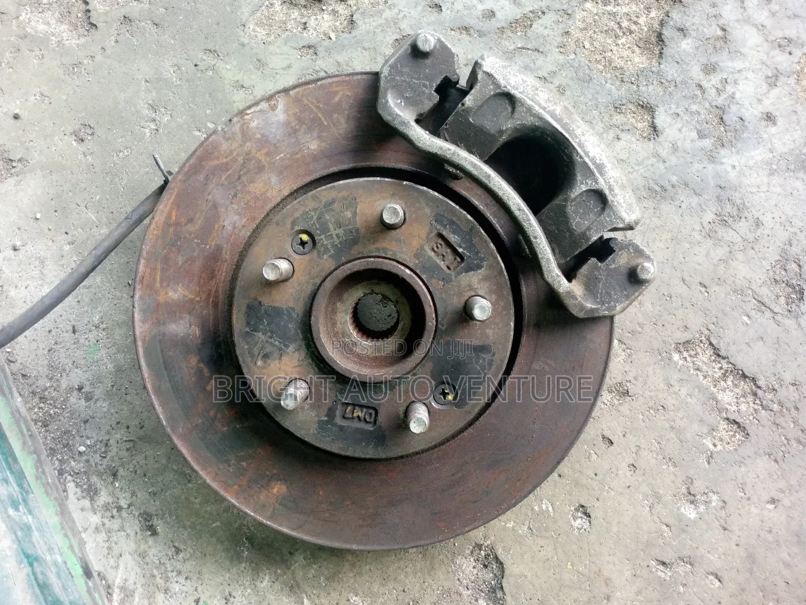 Complete Front Hub for Hyundai Elantra 008 Model