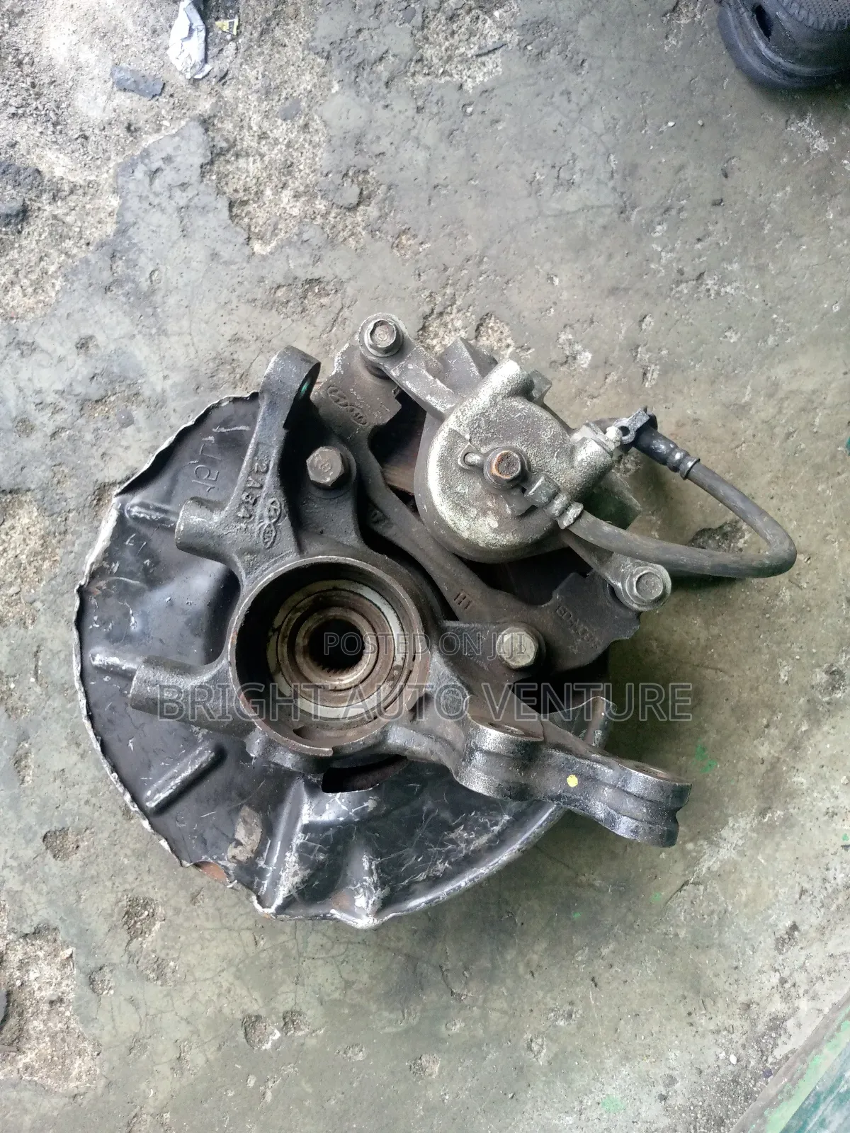 Complete Front Hub for Hyundai Elantra 008 Model