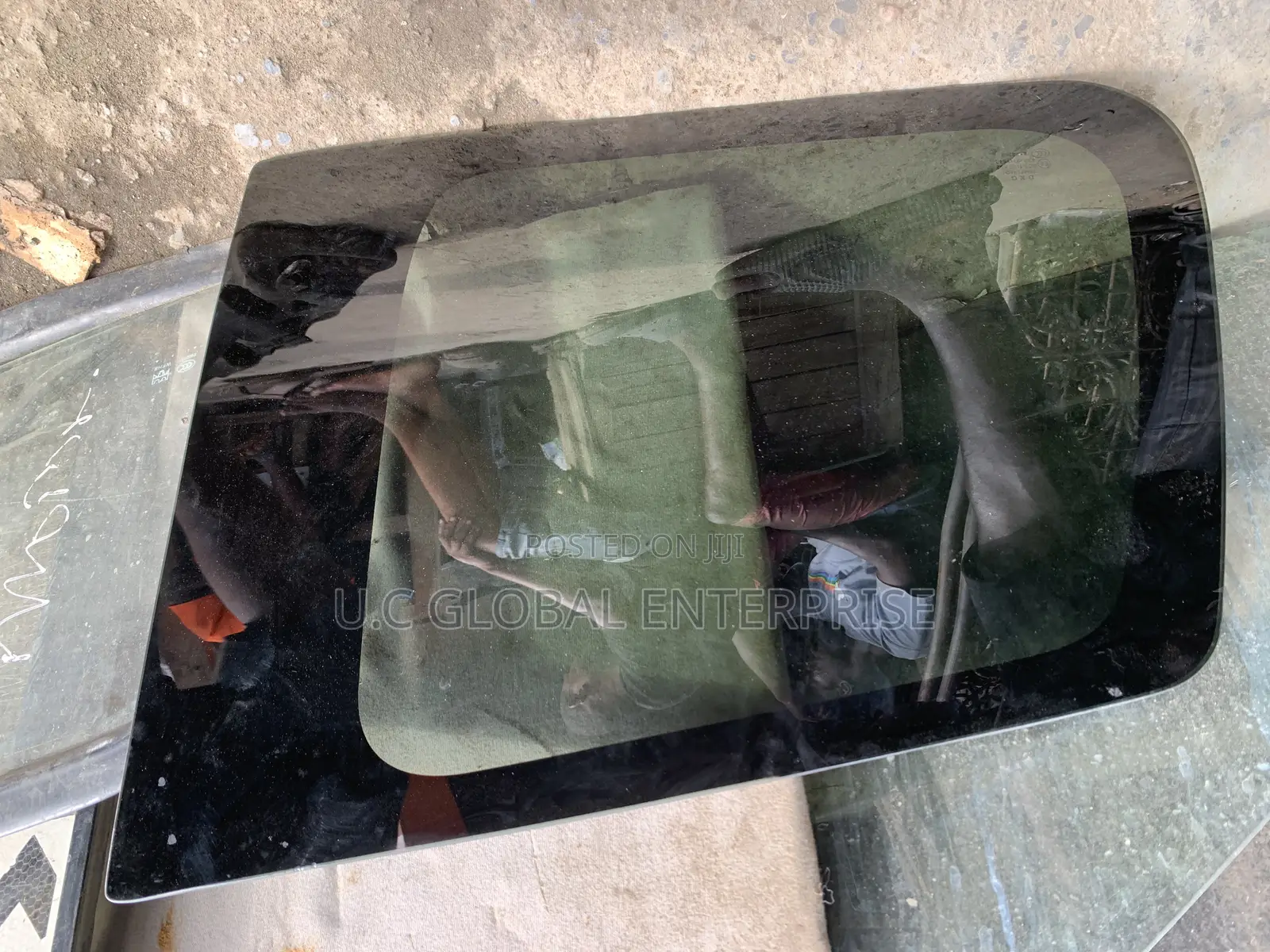 Dm for Vent Glass Toyota Highlander 2010 Model Available