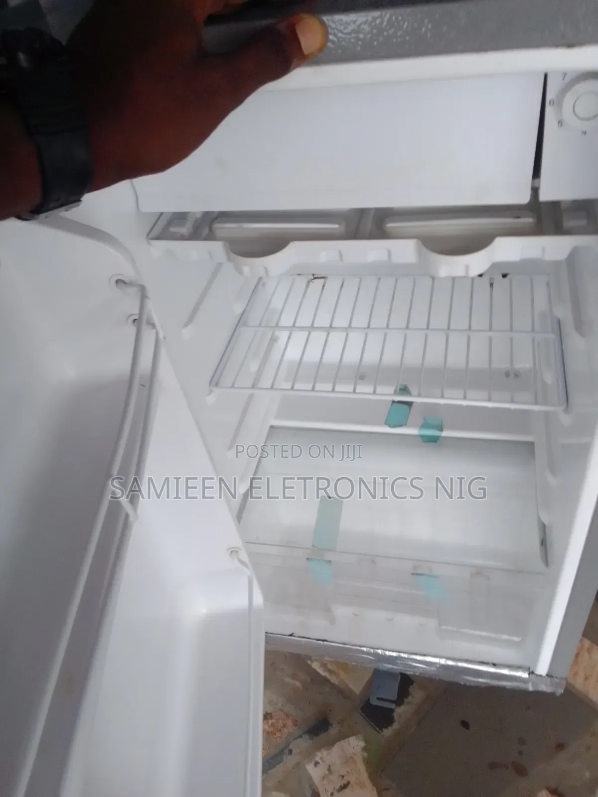 Very Clean X Skyrun 90l Refrigerator ( Fairy Used)