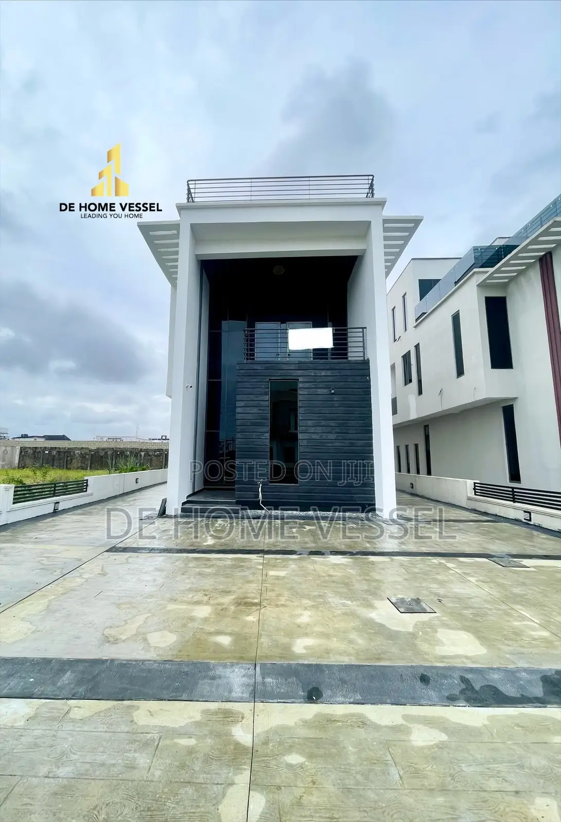 5bdrm Duplex in Osapa london for sale