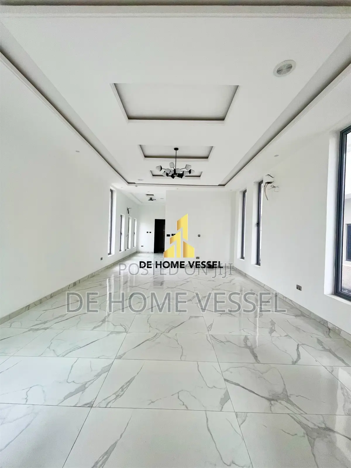 5bdrm Duplex in Osapa london for sale
