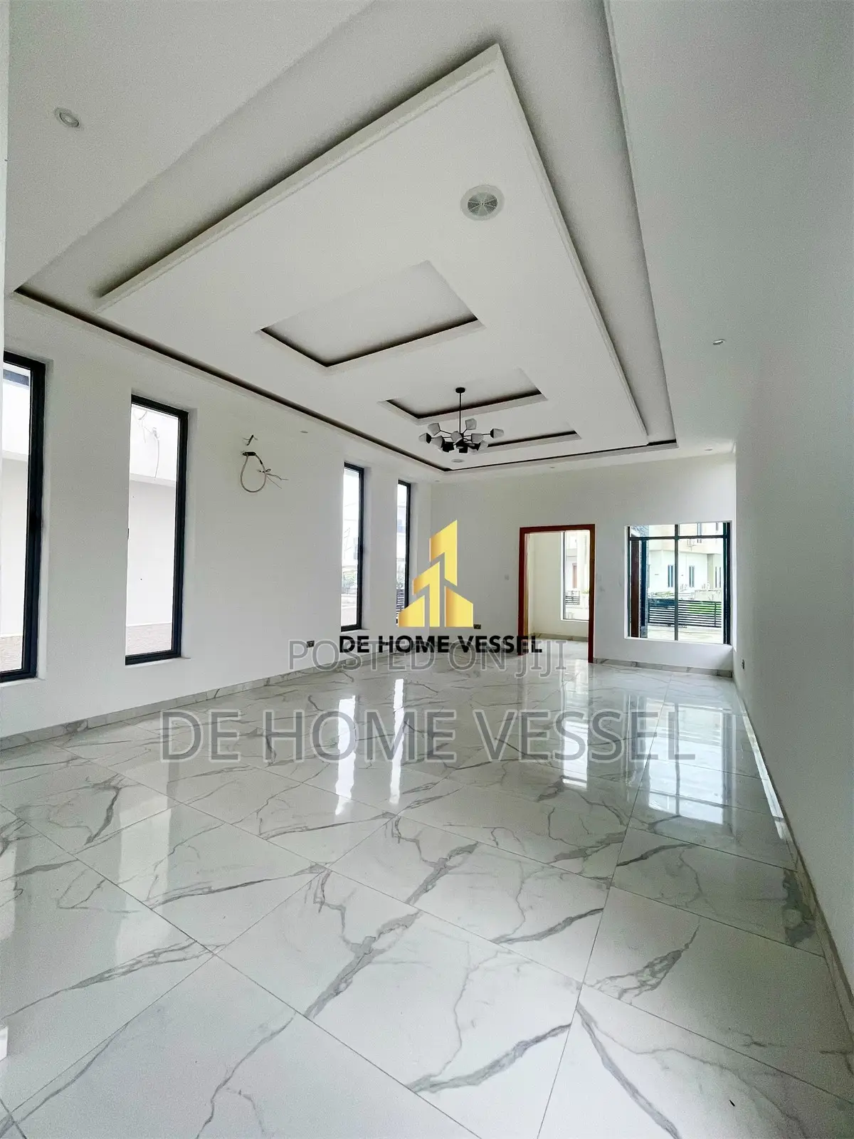 5bdrm Duplex in Osapa london for sale