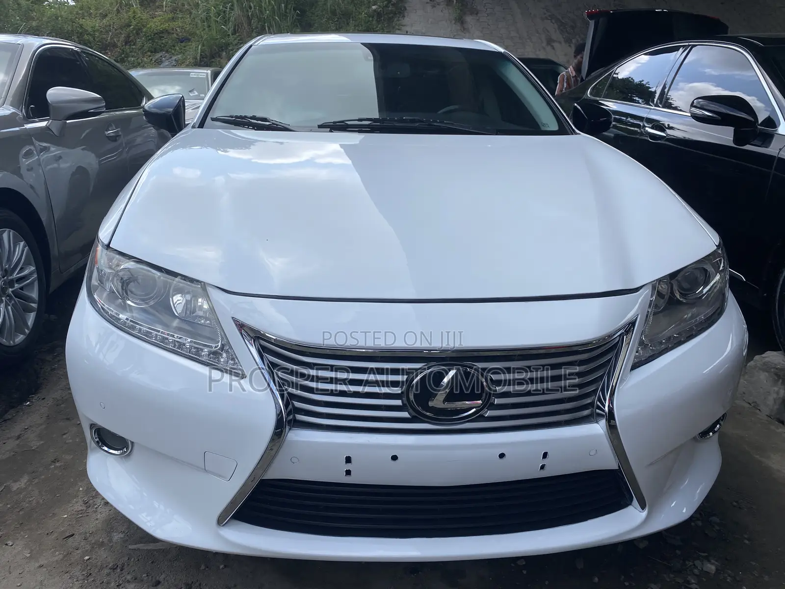Lexus ES 350 FWD 2015 White