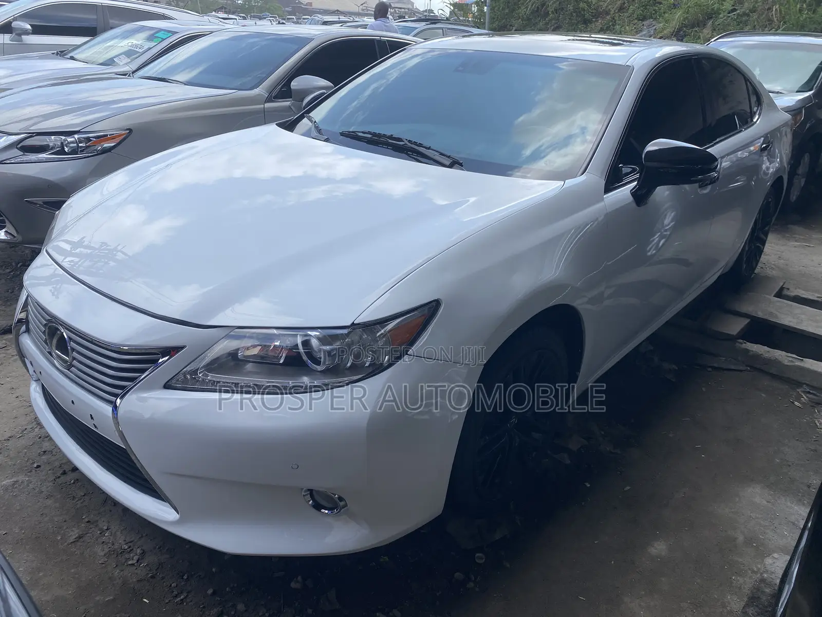 Lexus ES 350 FWD 2015 White