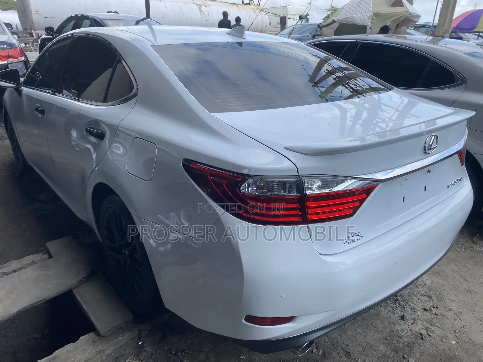 Lexus ES 350 FWD 2015 White