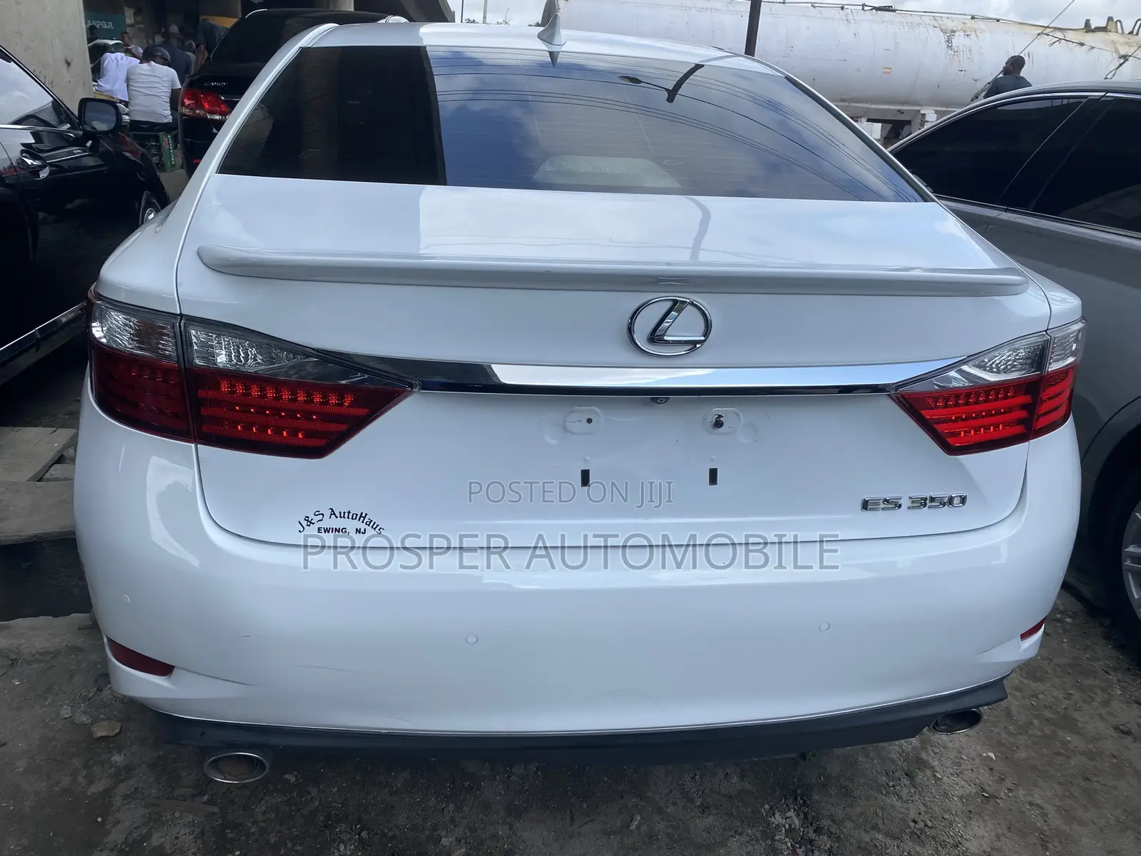 Lexus ES 350 FWD 2015 White