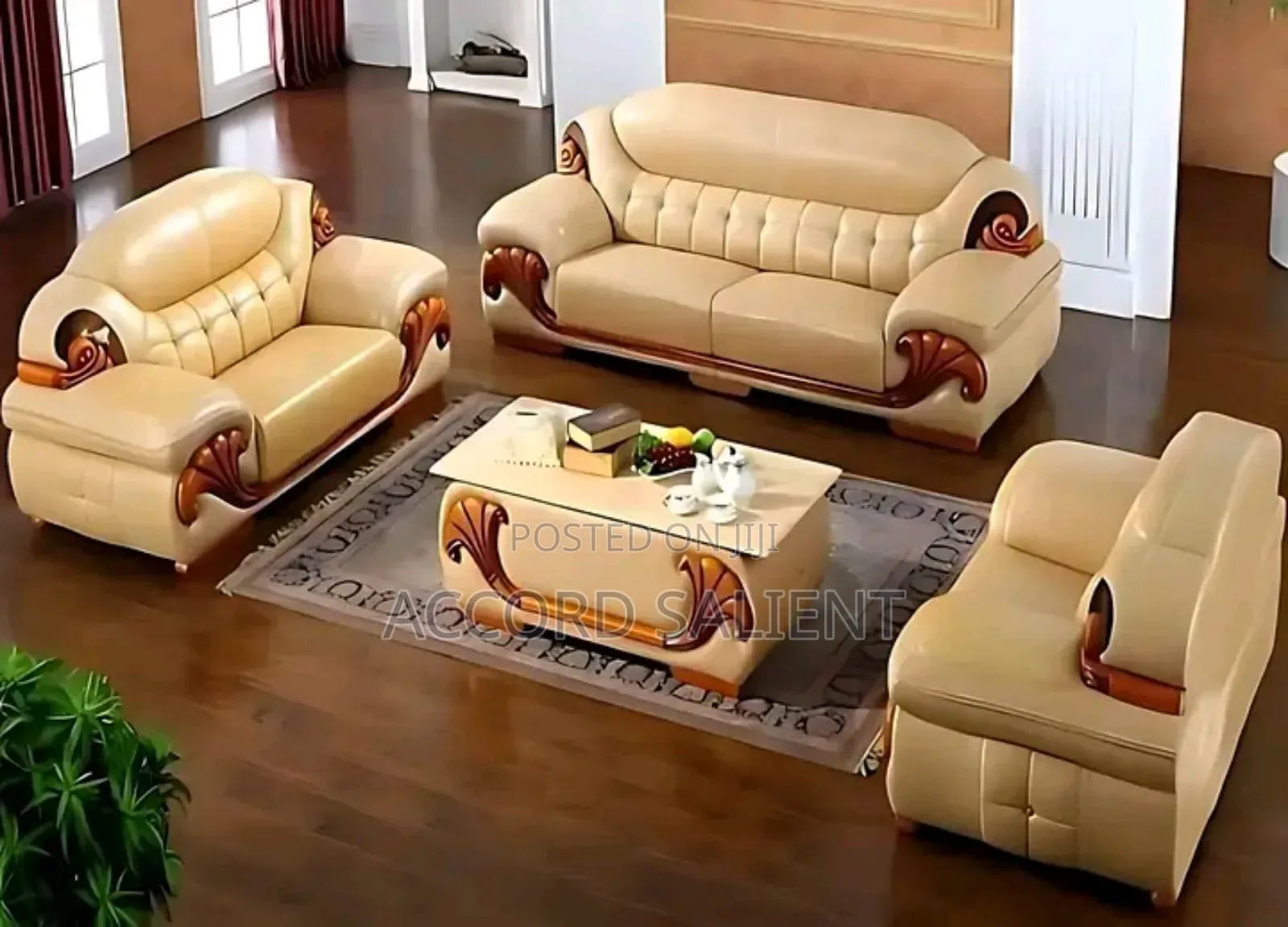 7 Seater Quality Leather Sofa With Center Table