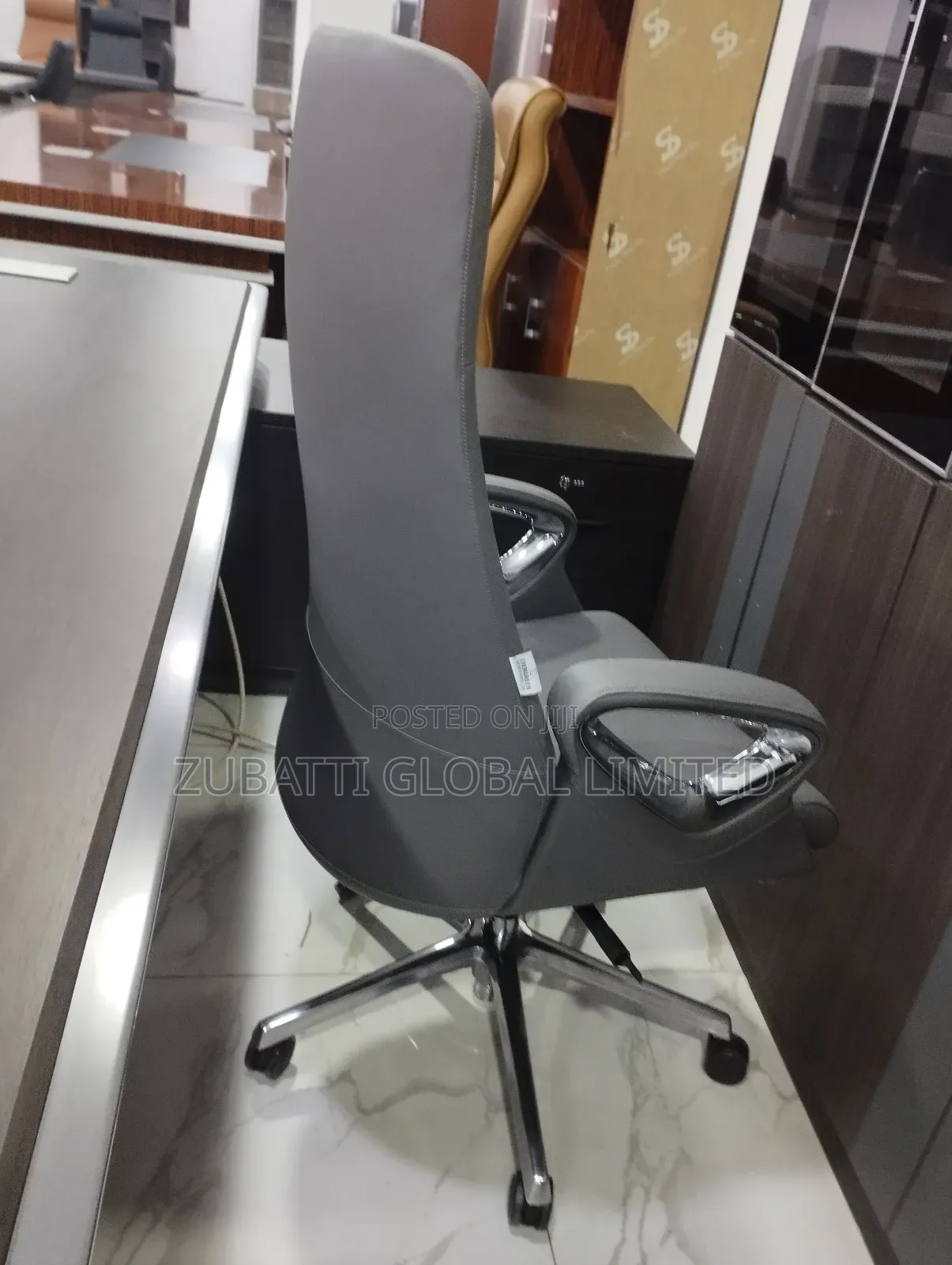 Foreign Executive Swivel Office Leather Chair