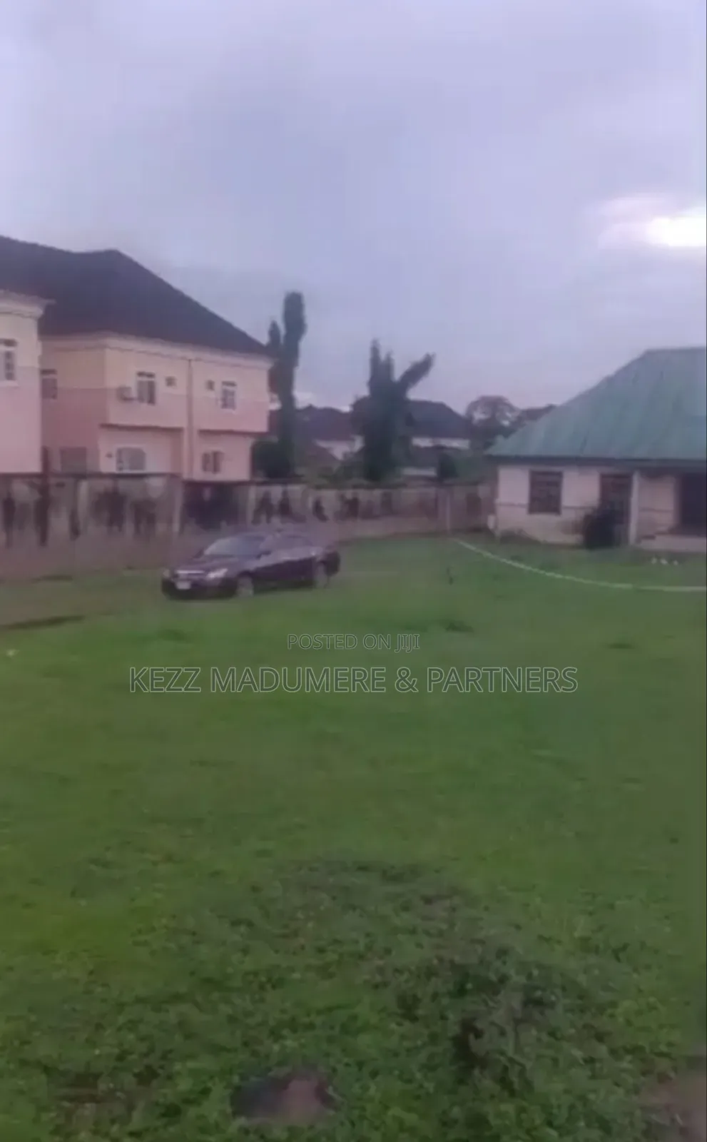 For Sale: 1400 SQMTS With a Bungalow at Liberty Est , Enugu