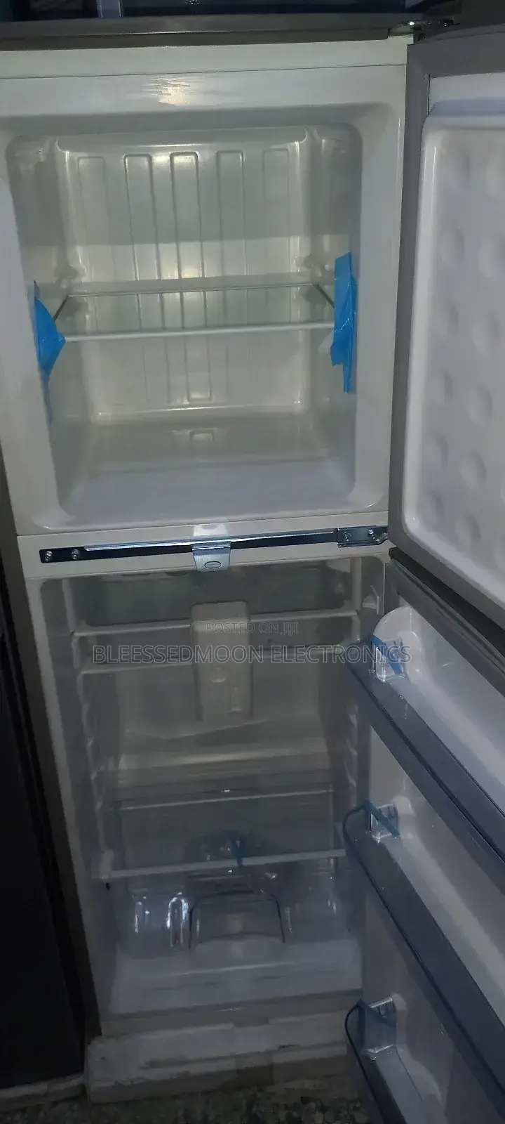 Skyrun Expert Cooling Low Voltage Standing Fridge 3yrs Garra