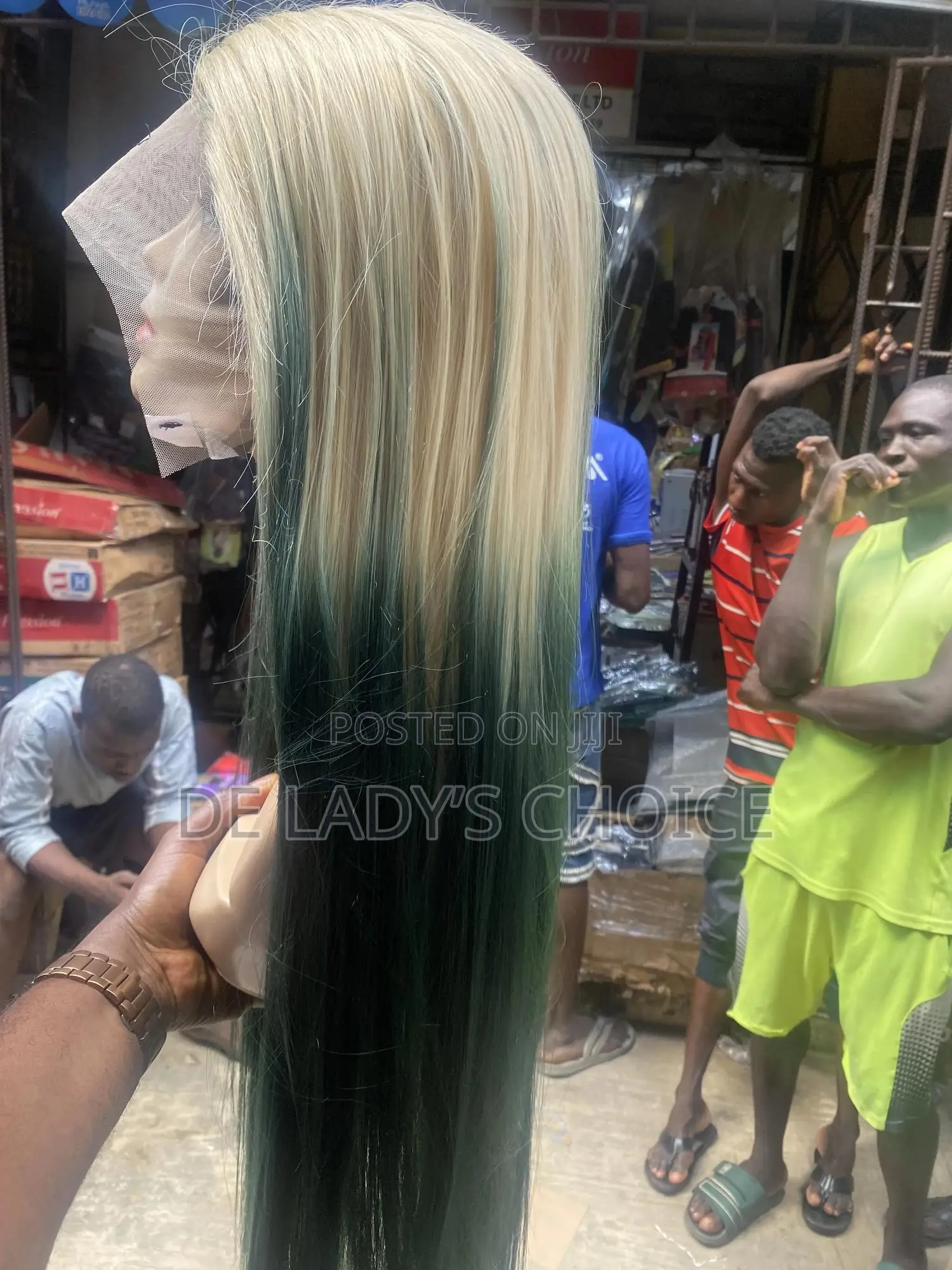 Sharonnette Amazing Blend STW Wig