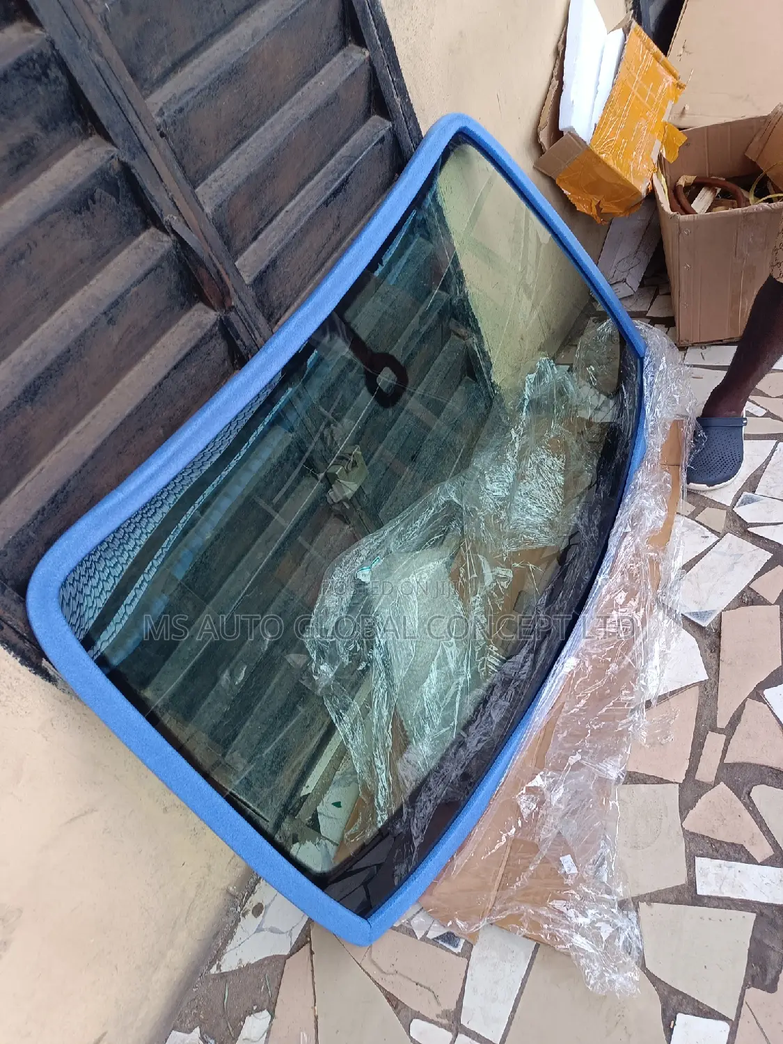Bentley GT Front Windscreen