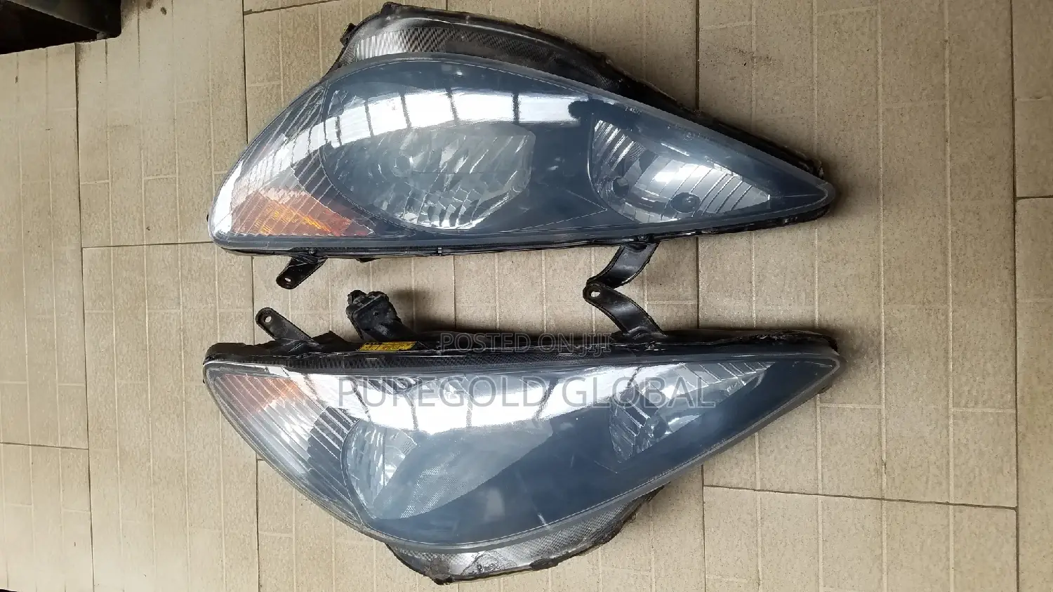 TOYOTA Previa Headlamp