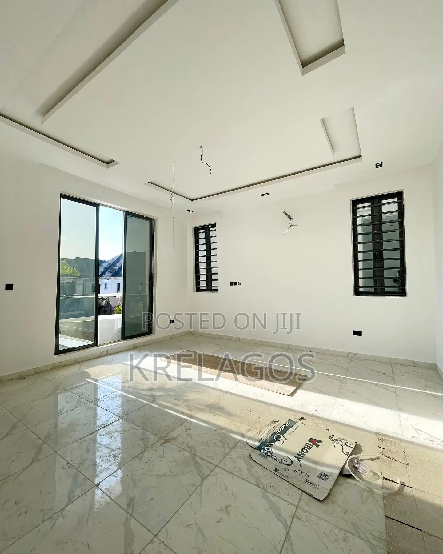 5bdrm Duplex in Chevron for sale