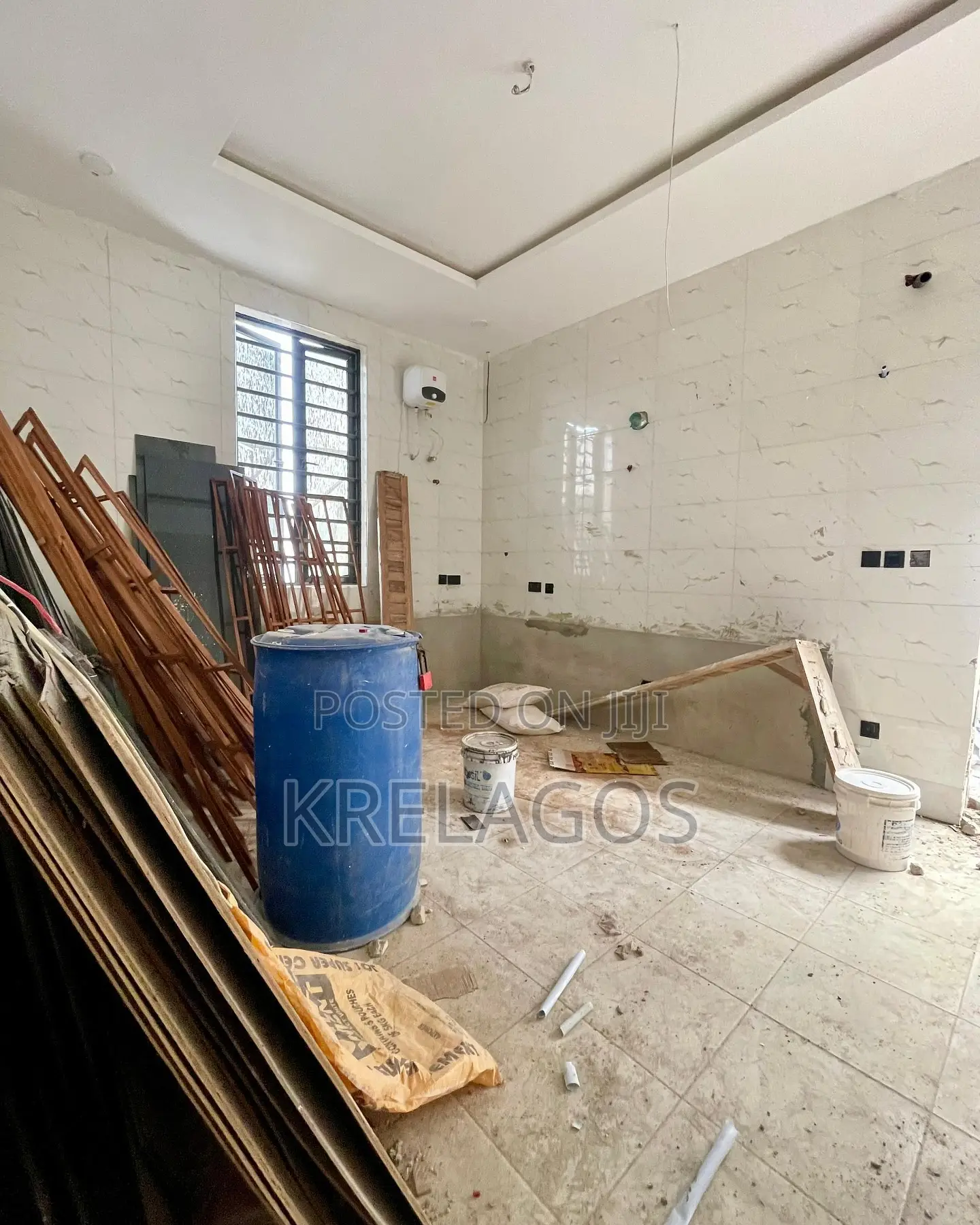 5bdrm Duplex in Chevron for sale