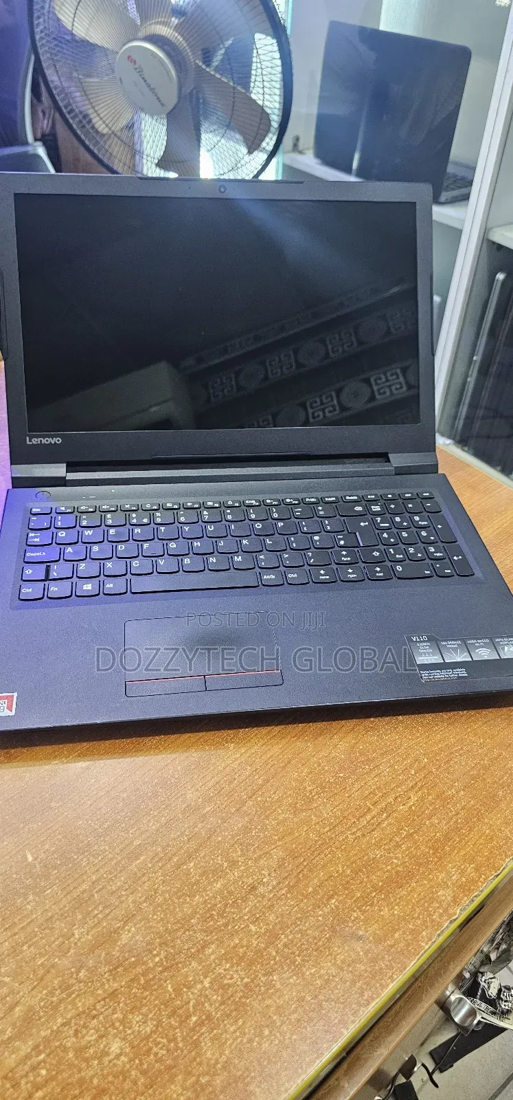Laptop Lenovo 300e 8GB AMD SSD 128GB