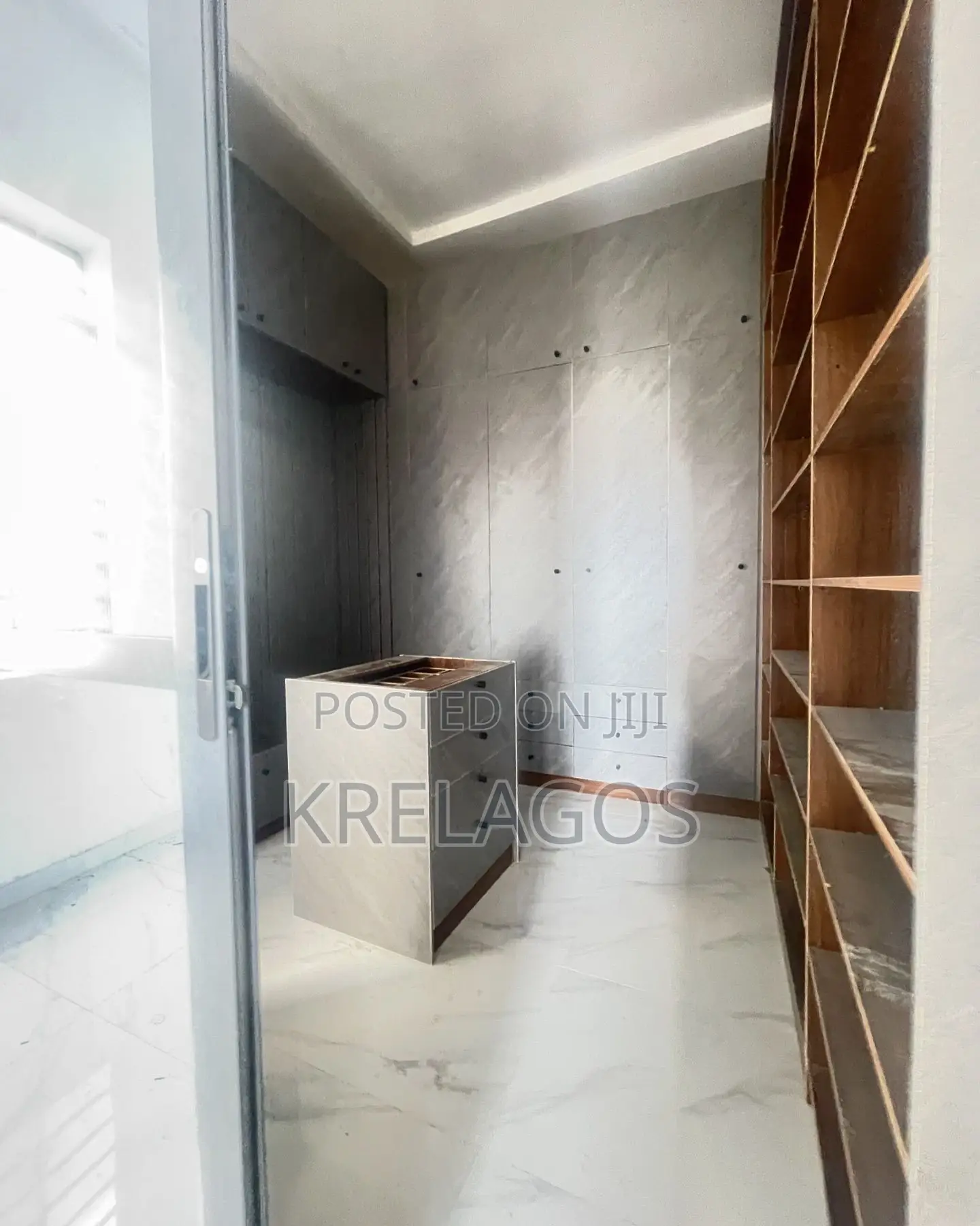 5bdrm Duplex in Ikate for sale